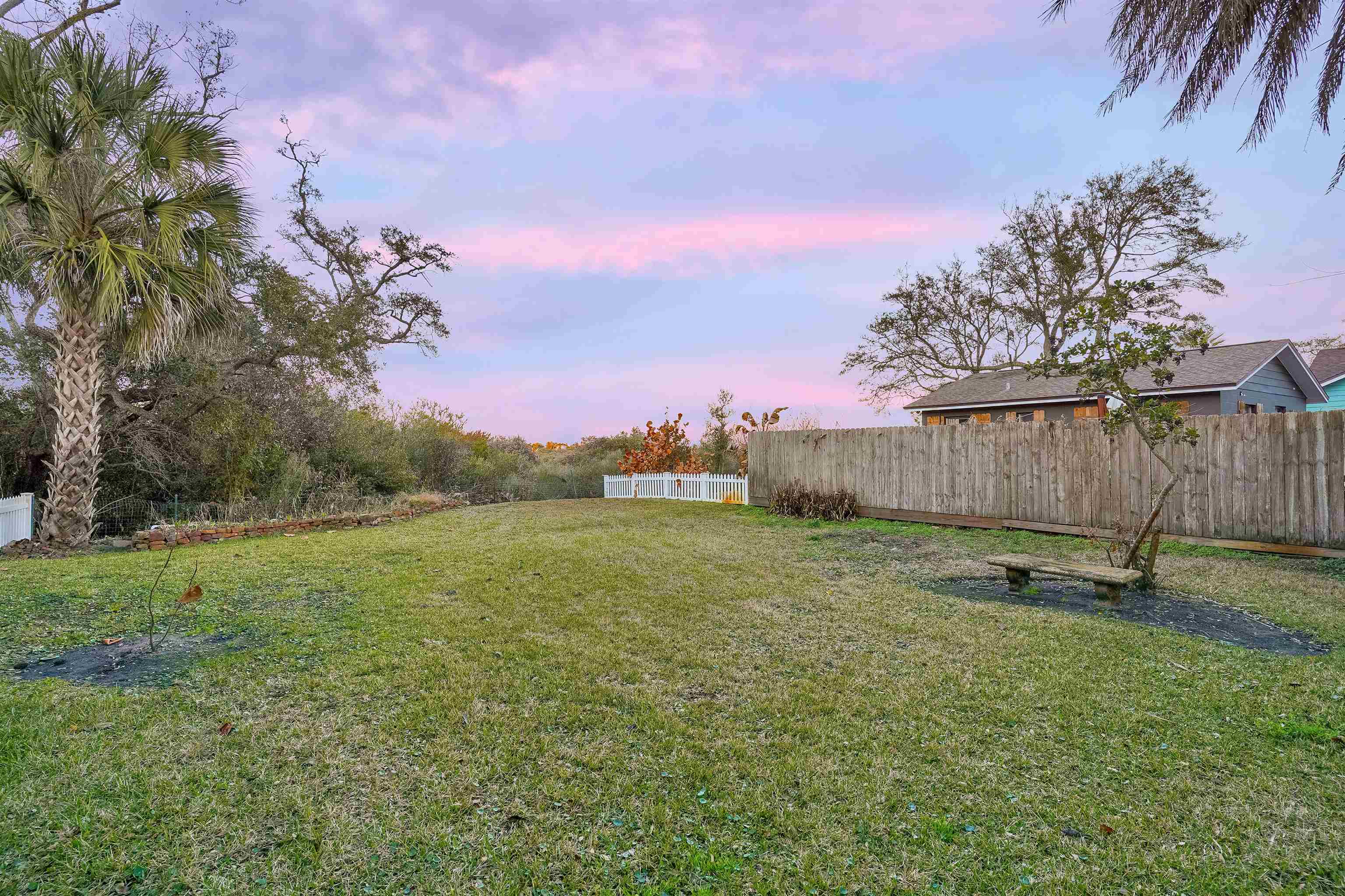 Image 44 of 69 For 28 Park Ave E