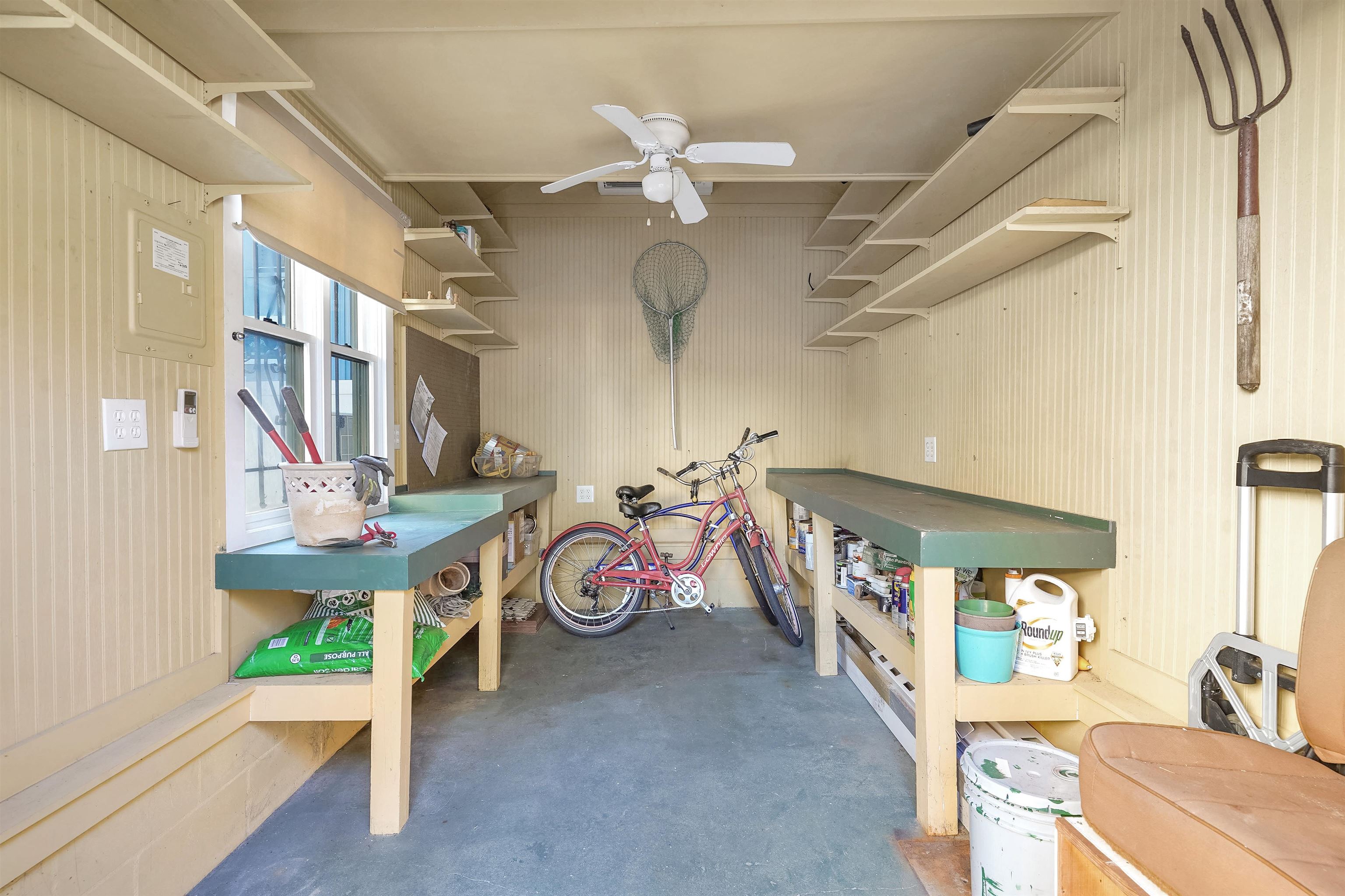 Image 48 of 69 For 28 Park Ave E