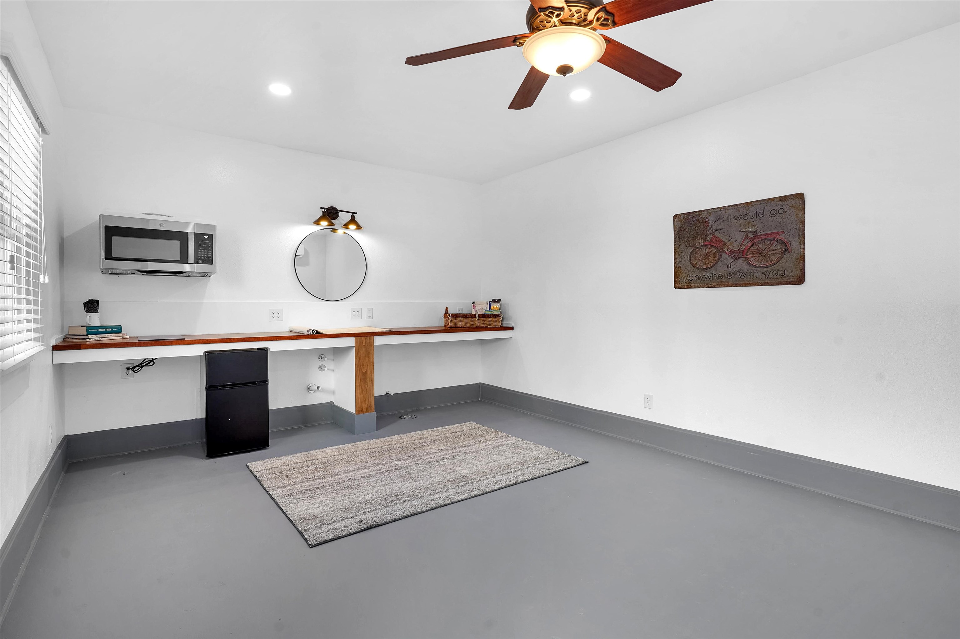 Image 50 of 69 For 28 Park Ave E