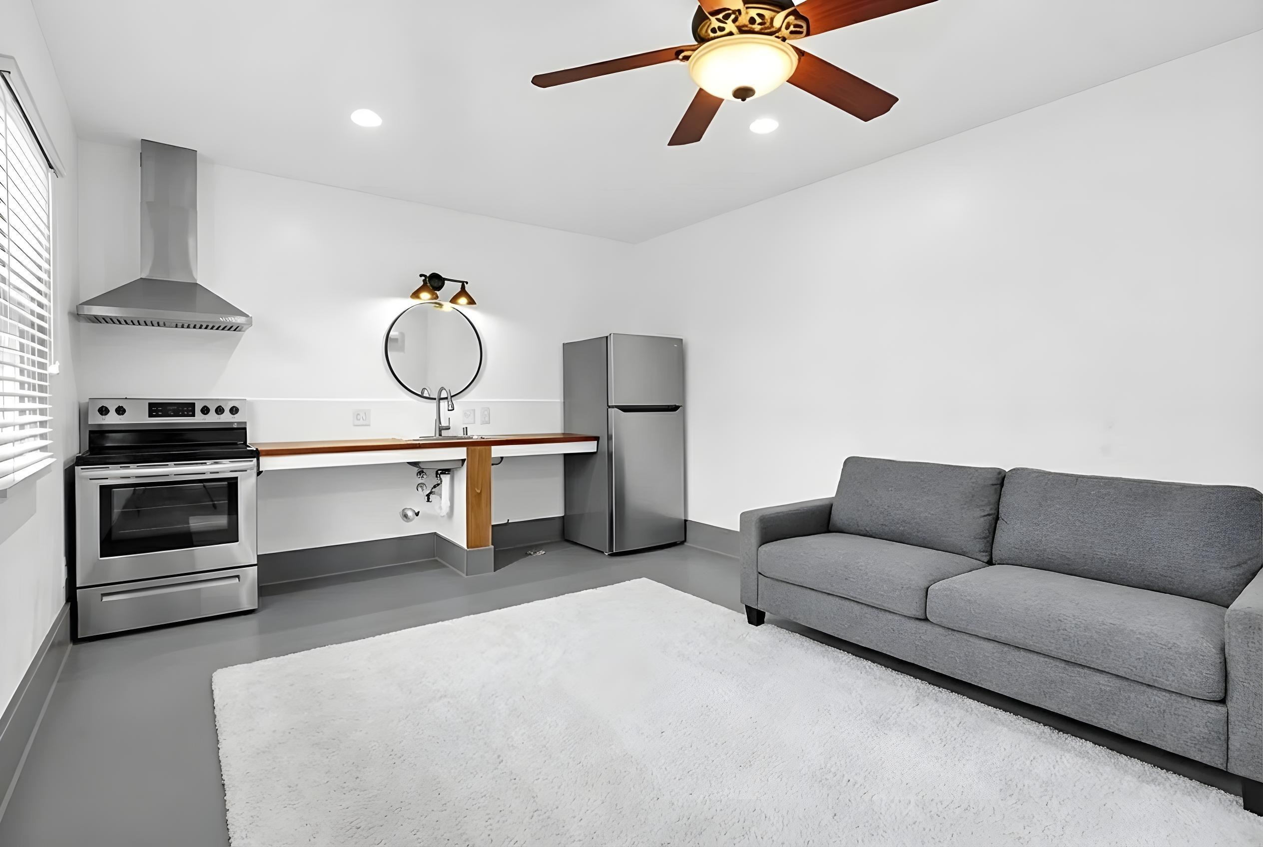 Image 51 of 69 For 28 Park Ave E