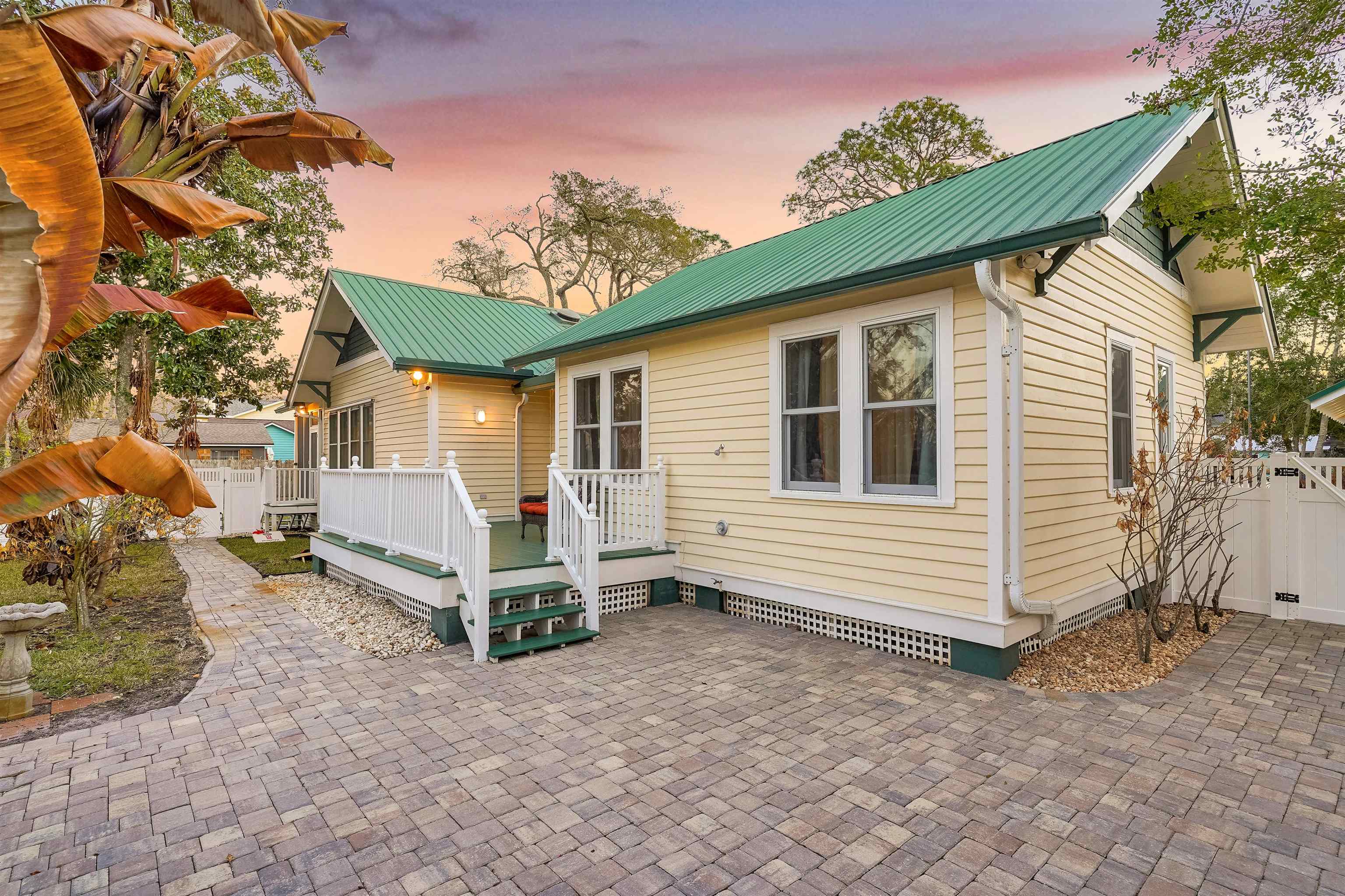 Image 56 of 69 For 28 Park Ave E