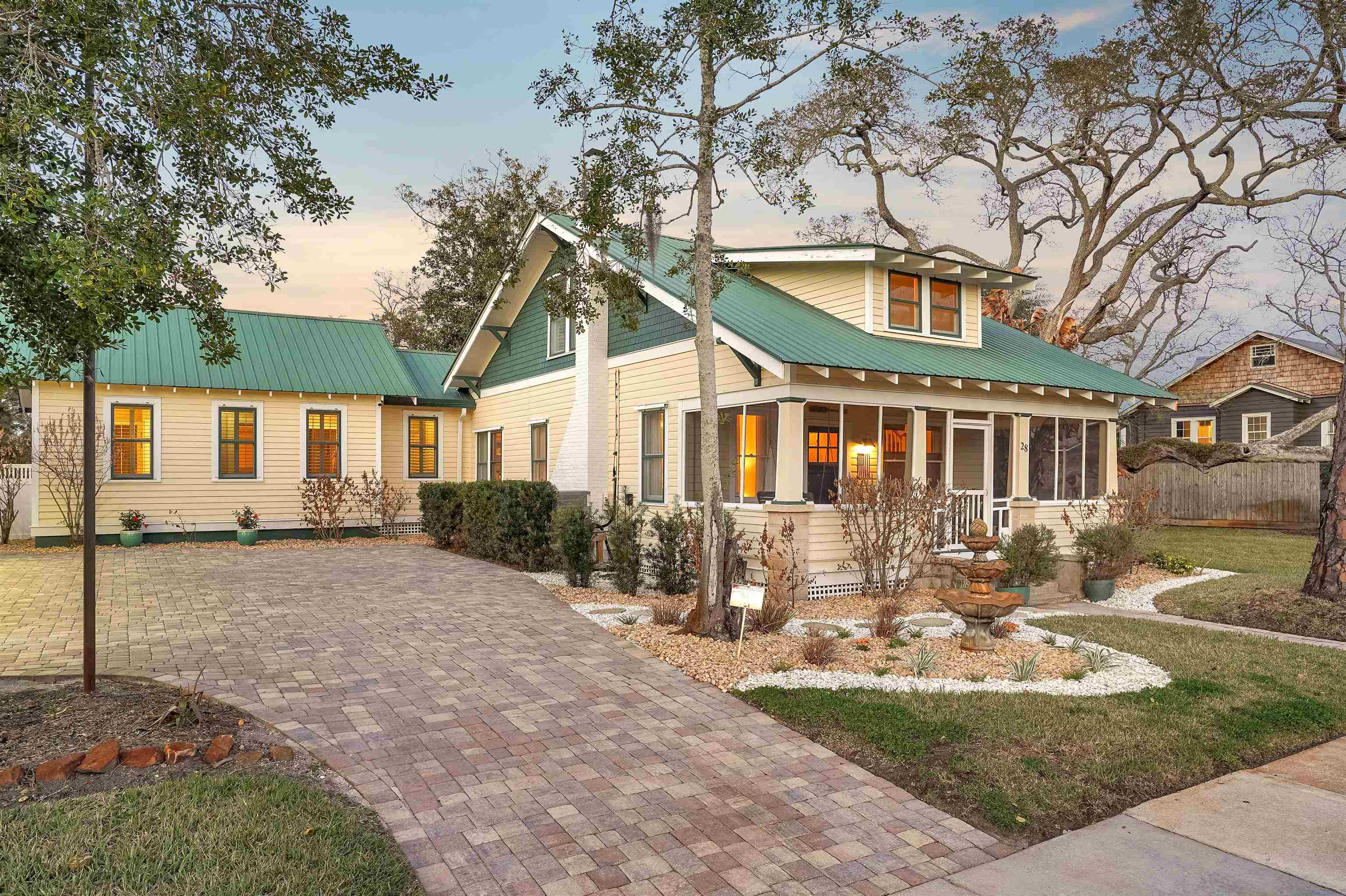 Image 58 of 69 For 28 Park Ave E