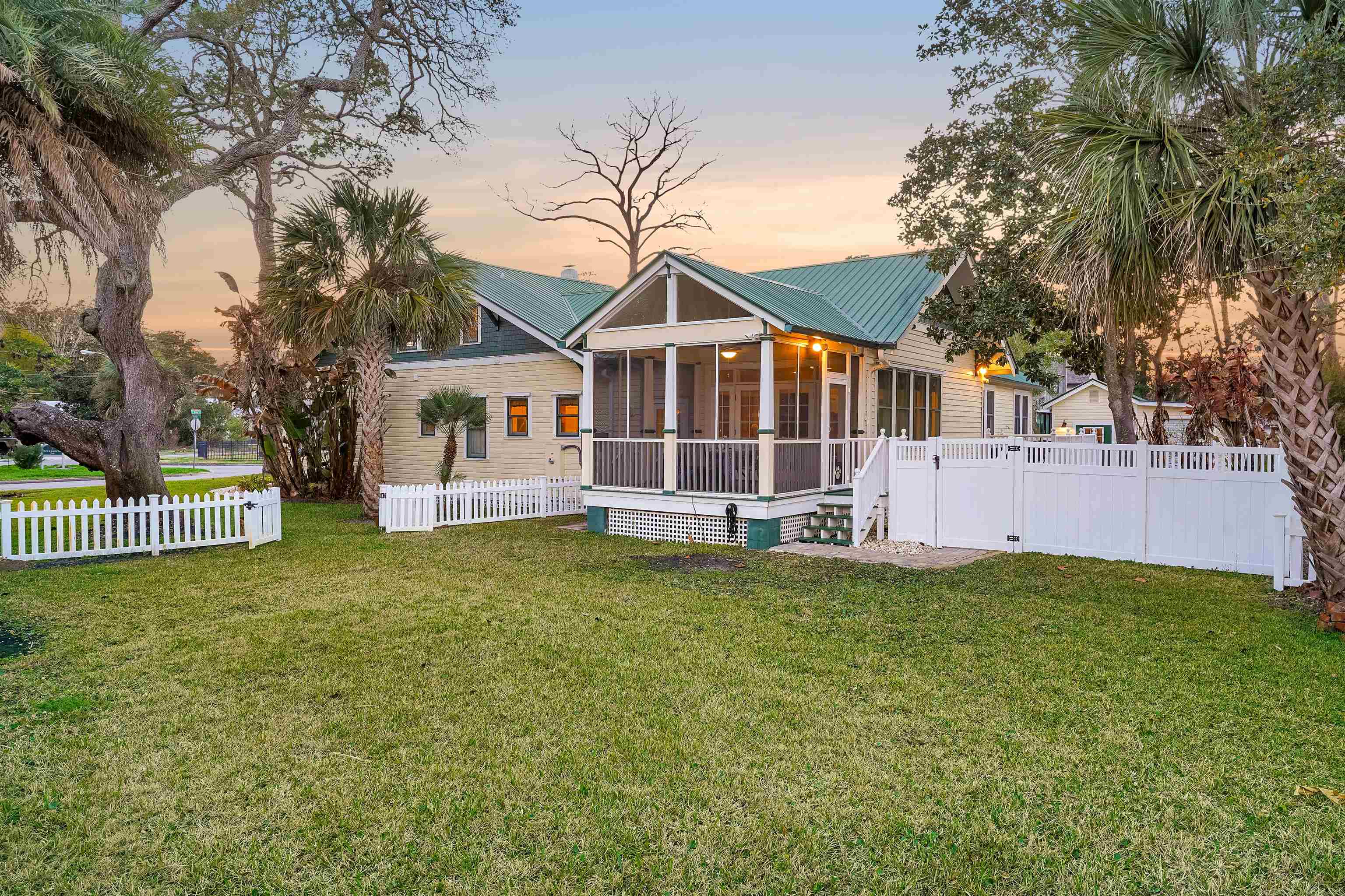 Image 60 of 69 For 28 Park Ave E