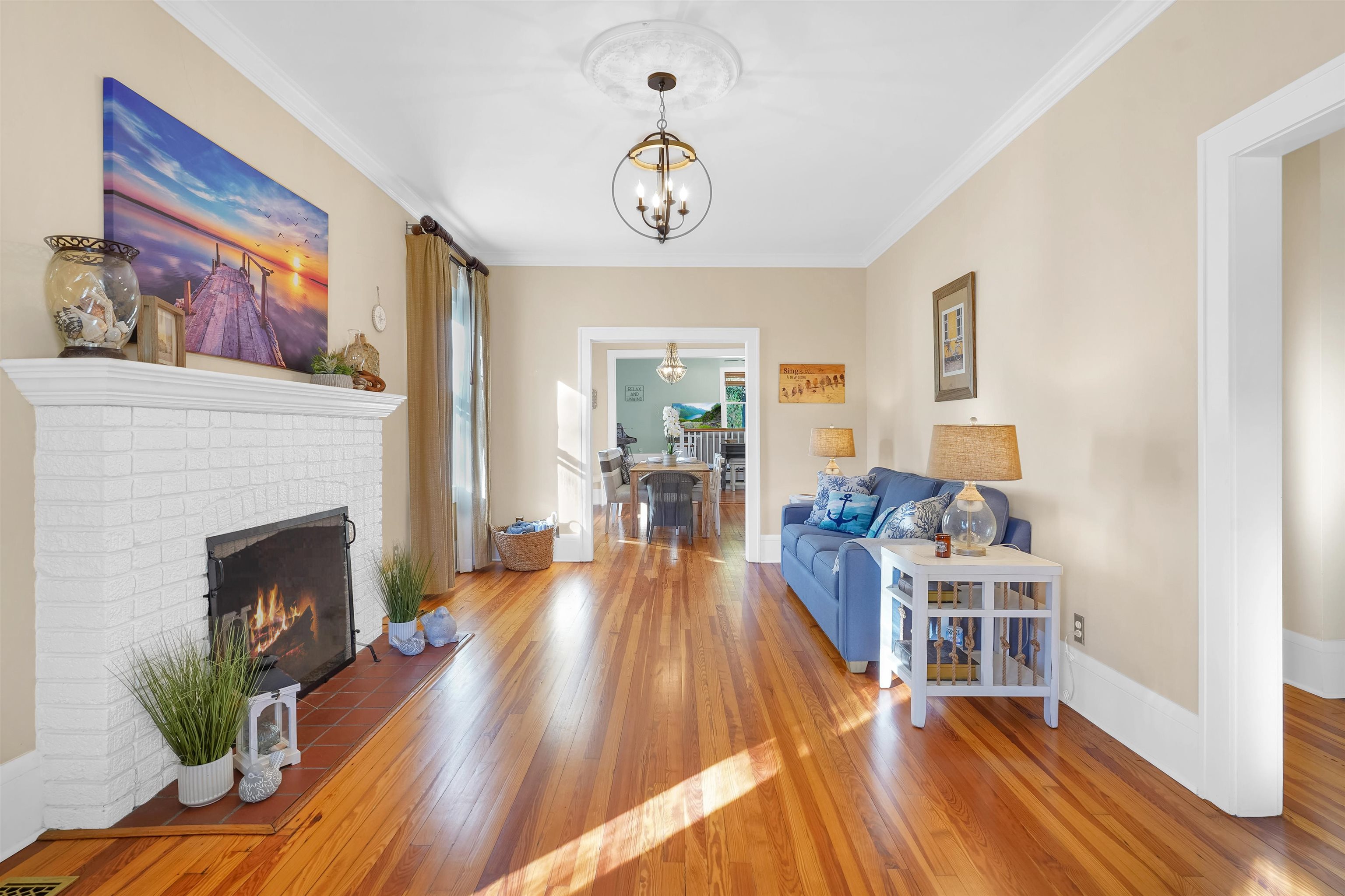 Image 8 of 69 For 28 Park Ave E