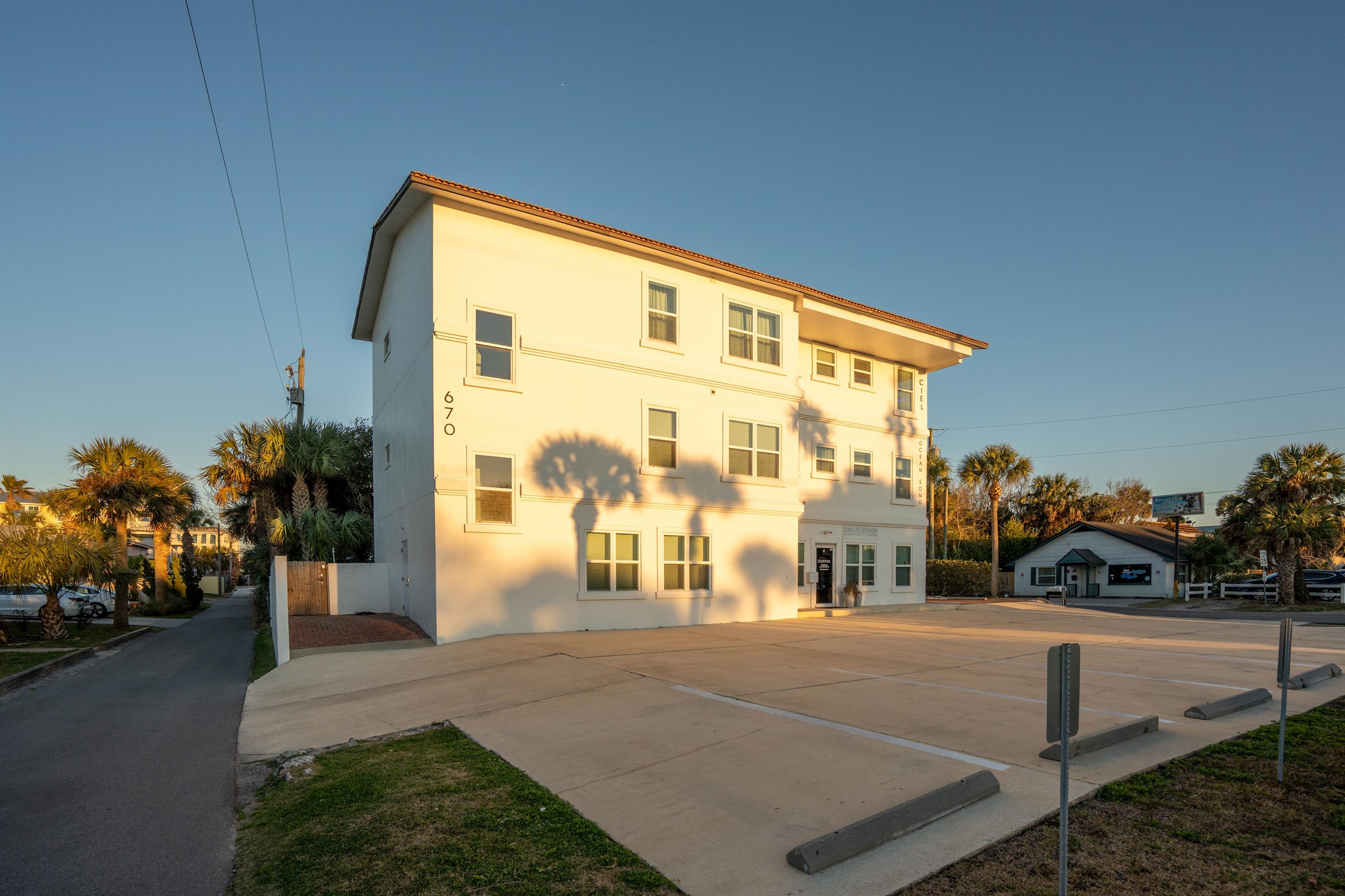 Image 40 of 52 For 670 A1a Beach Boulevard  C