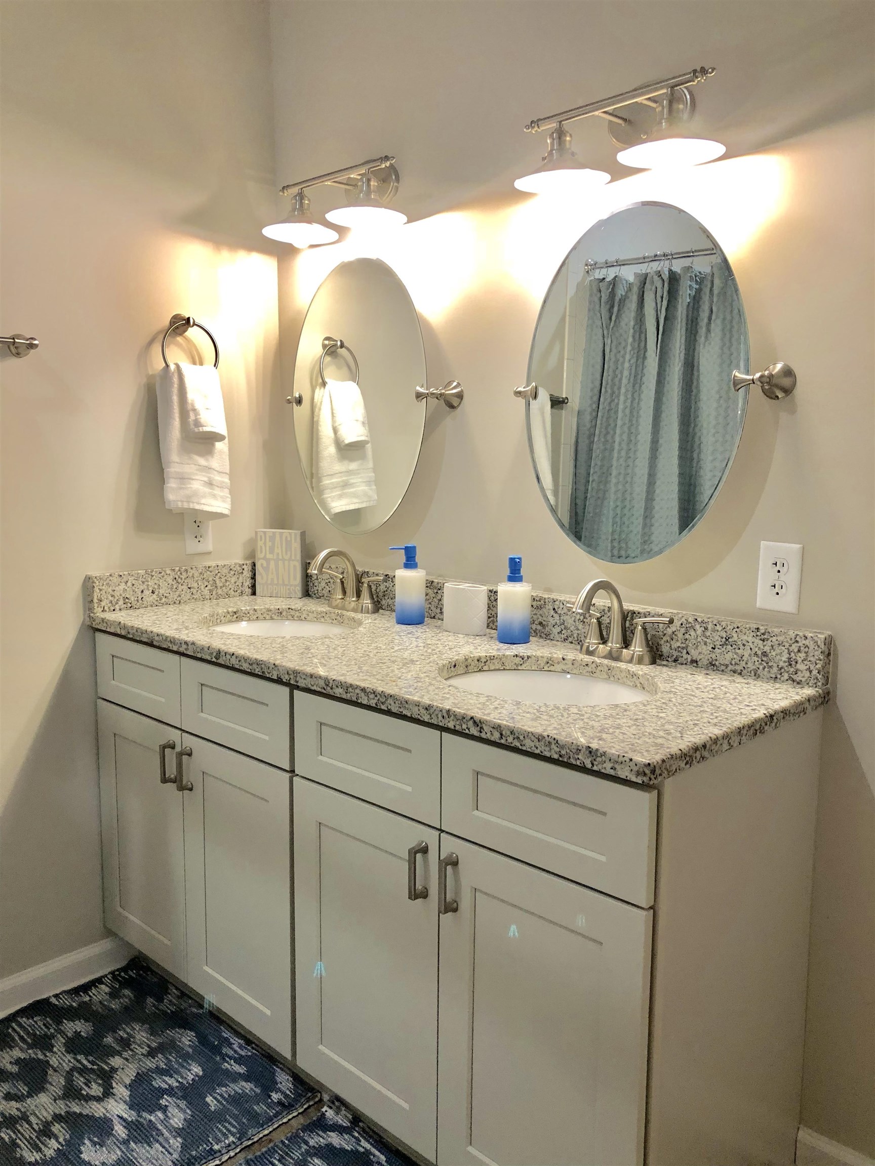 Image 14 of 22 For 3877 Laurel St