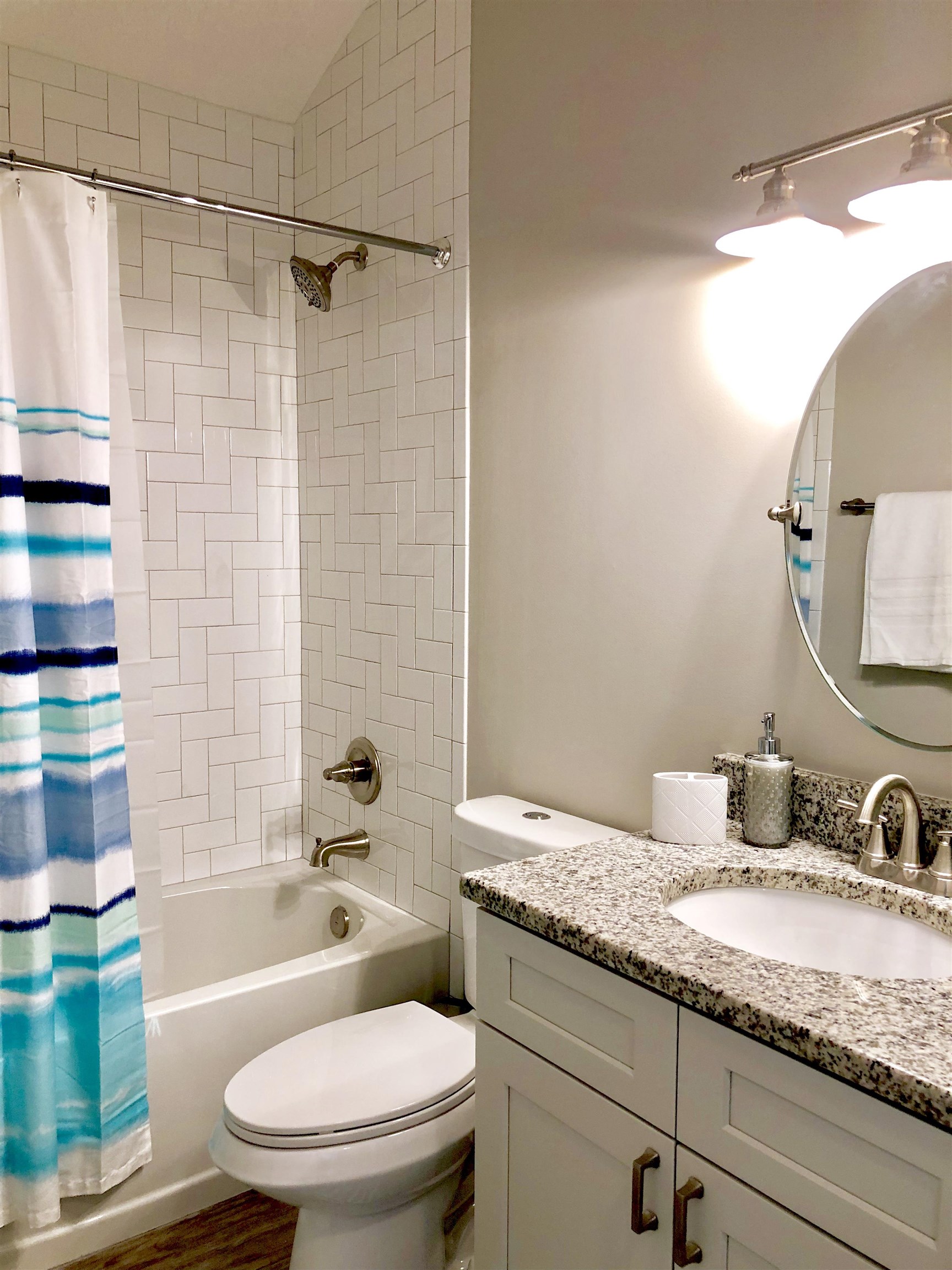 Image 18 of 22 For 3877 Laurel St