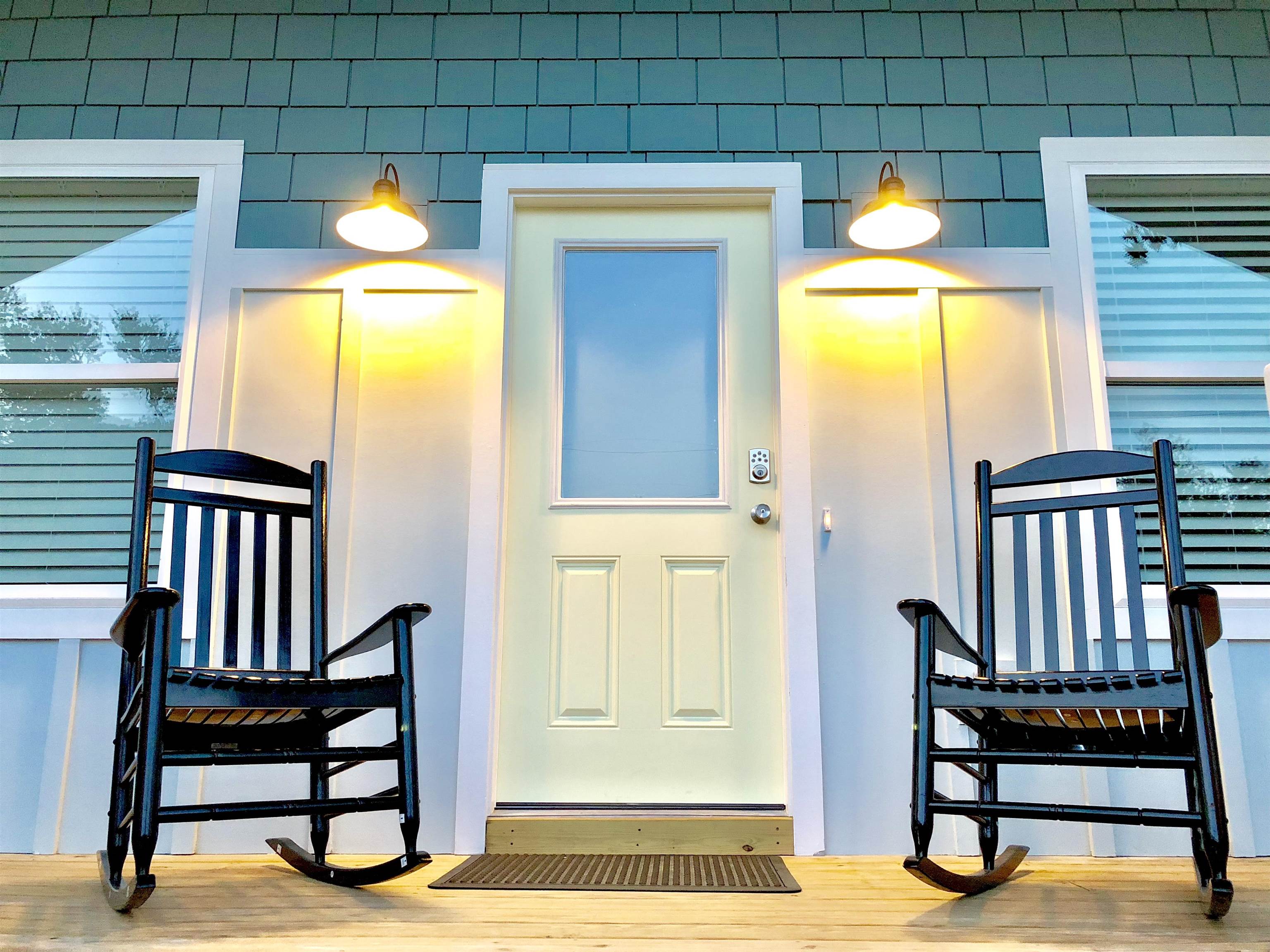 Image 2 of 22 For 3877 Laurel St