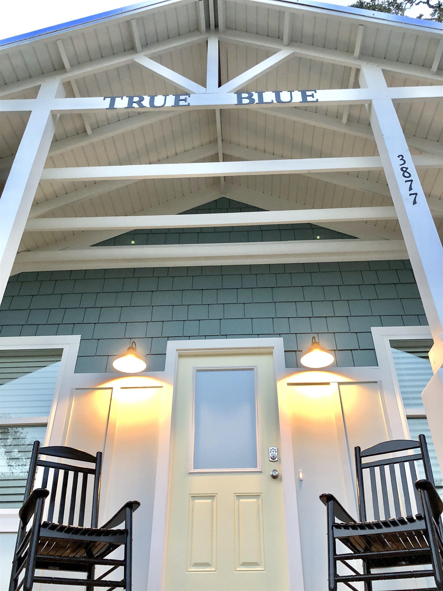 Image 4 of 22 For 3877 Laurel St