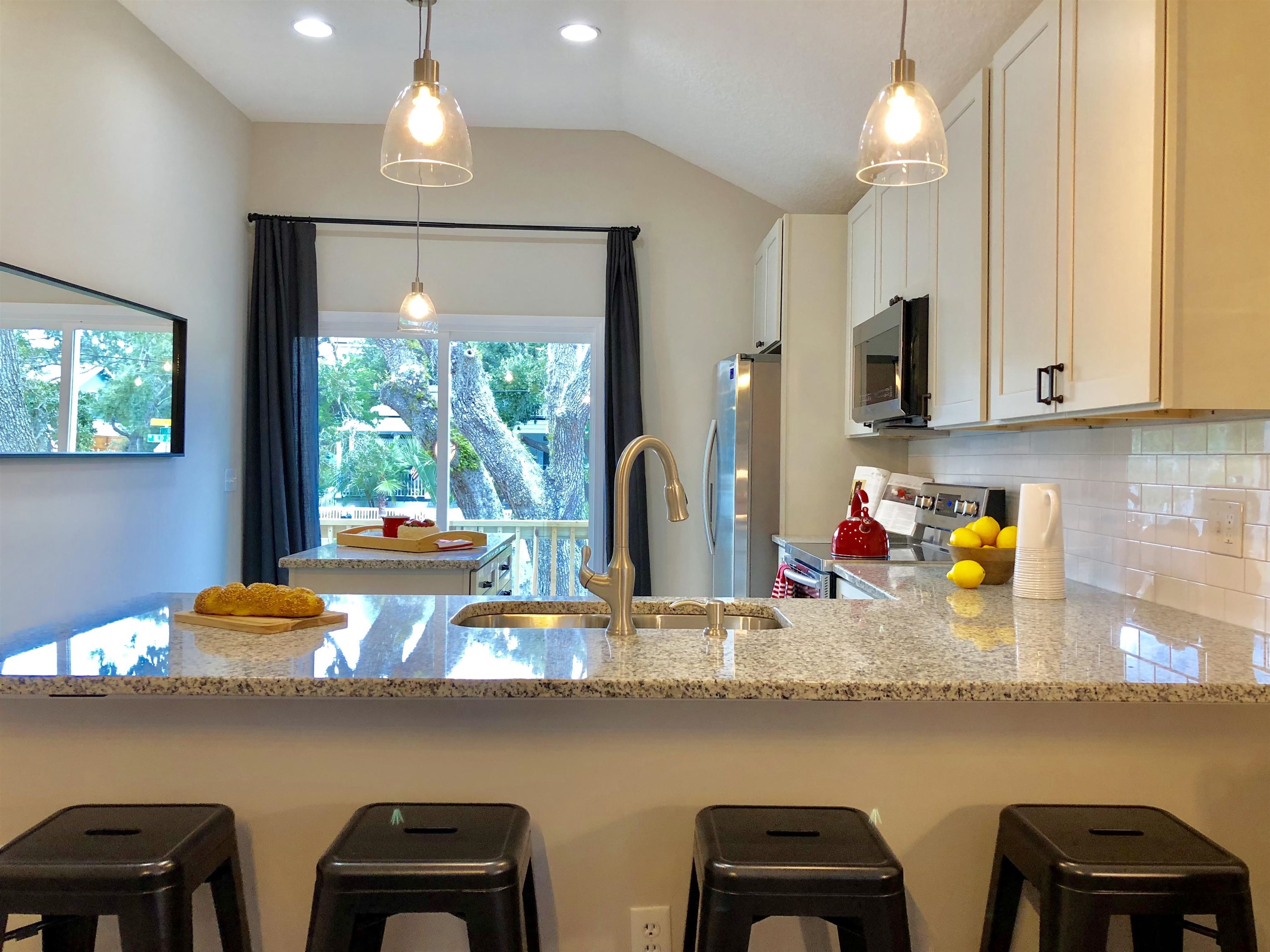 Image 9 of 22 For 3877 Laurel St