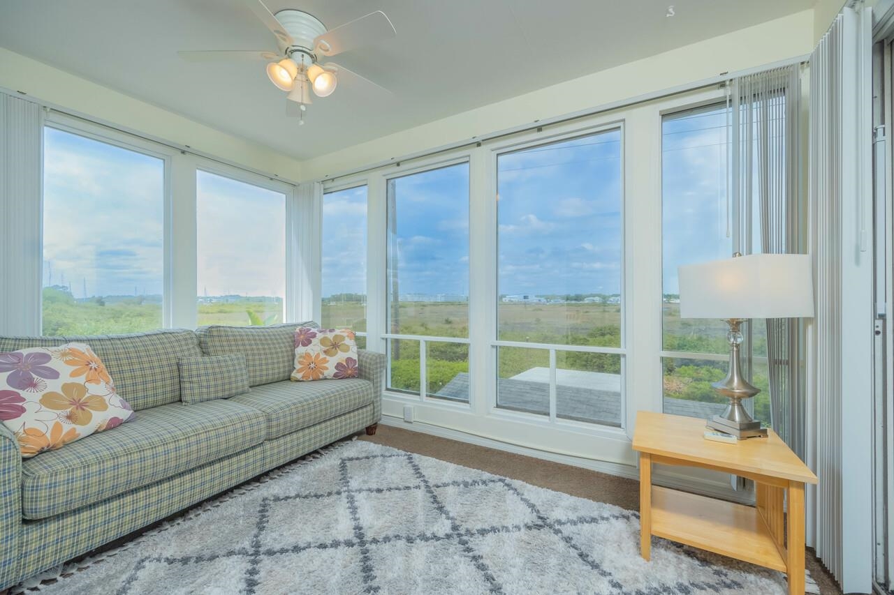 Image 13 of 79 For 232 Riberia St