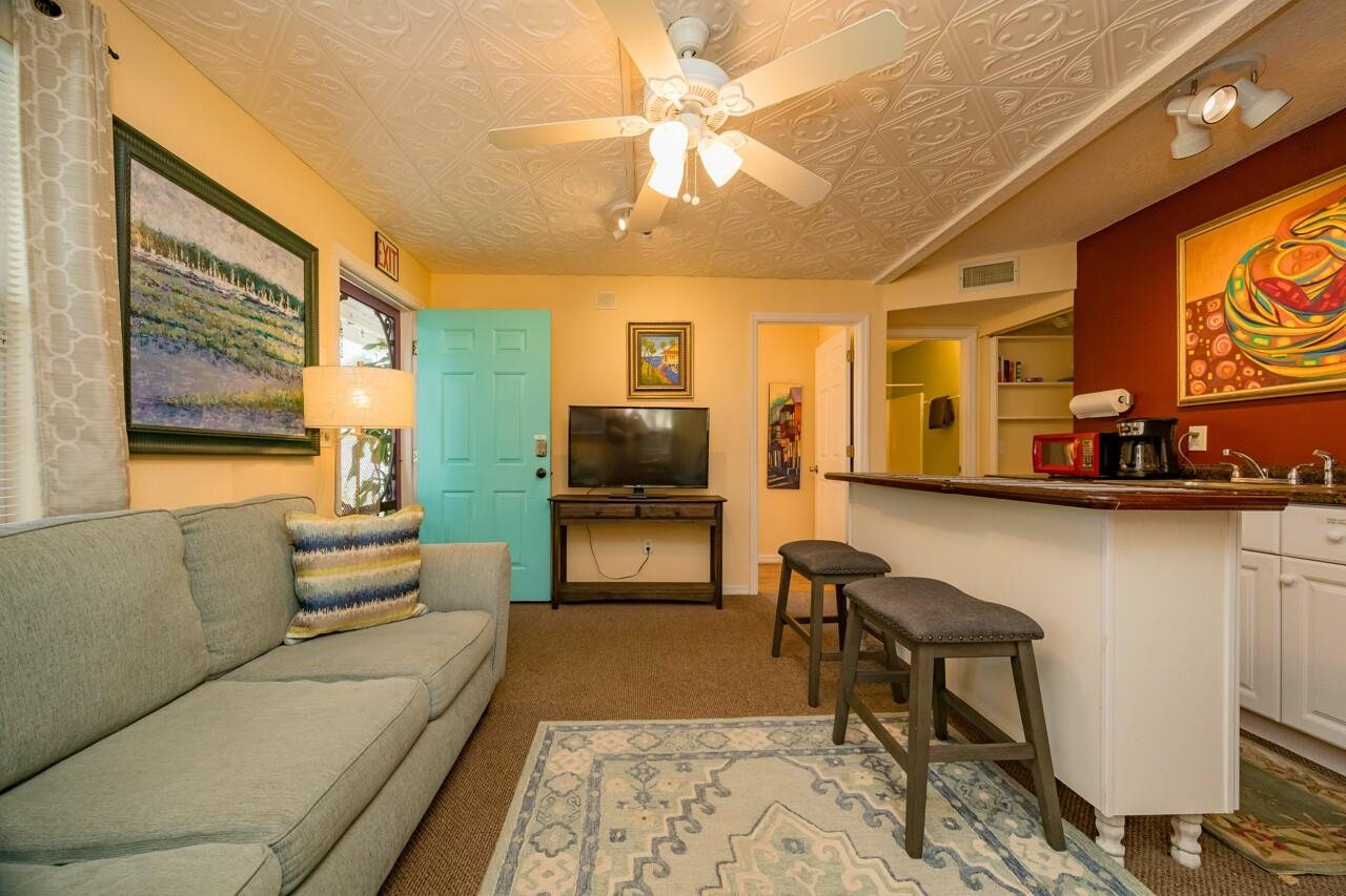 Image 21 of 79 For 232 Riberia St