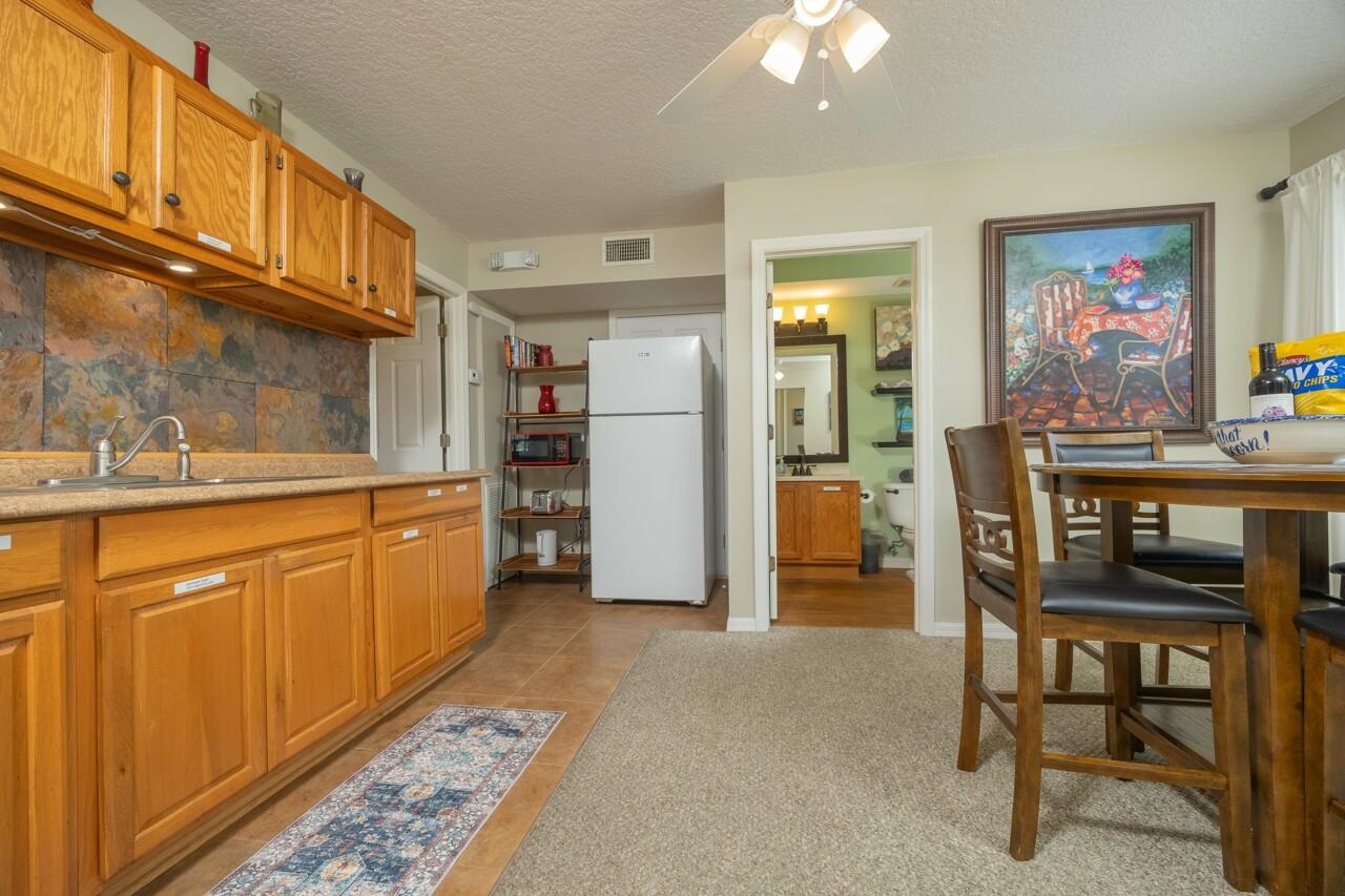 Image 23 of 79 For 232 Riberia St