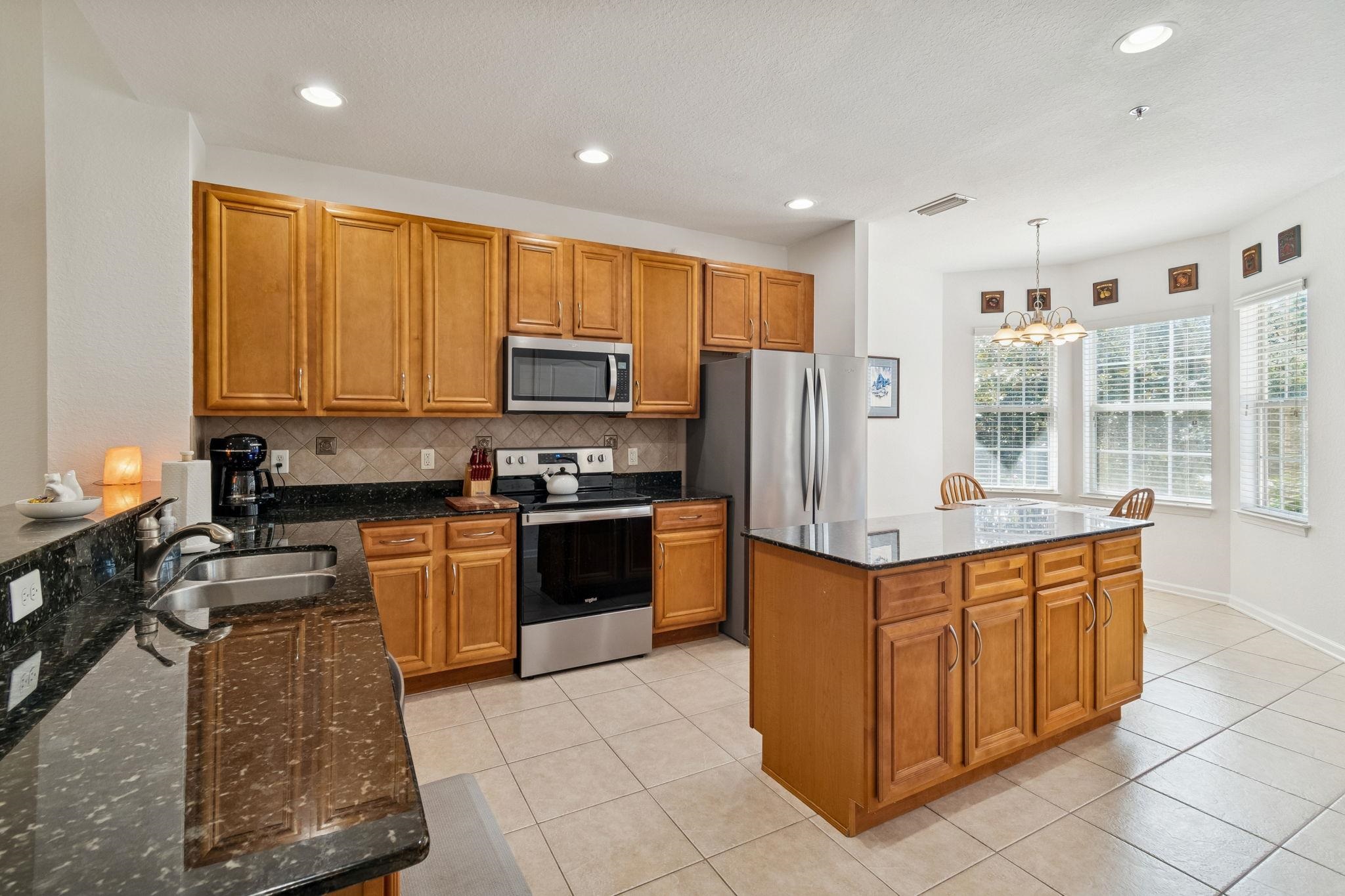 Image 14 of 78 For 175 Bayberry Cir  1005