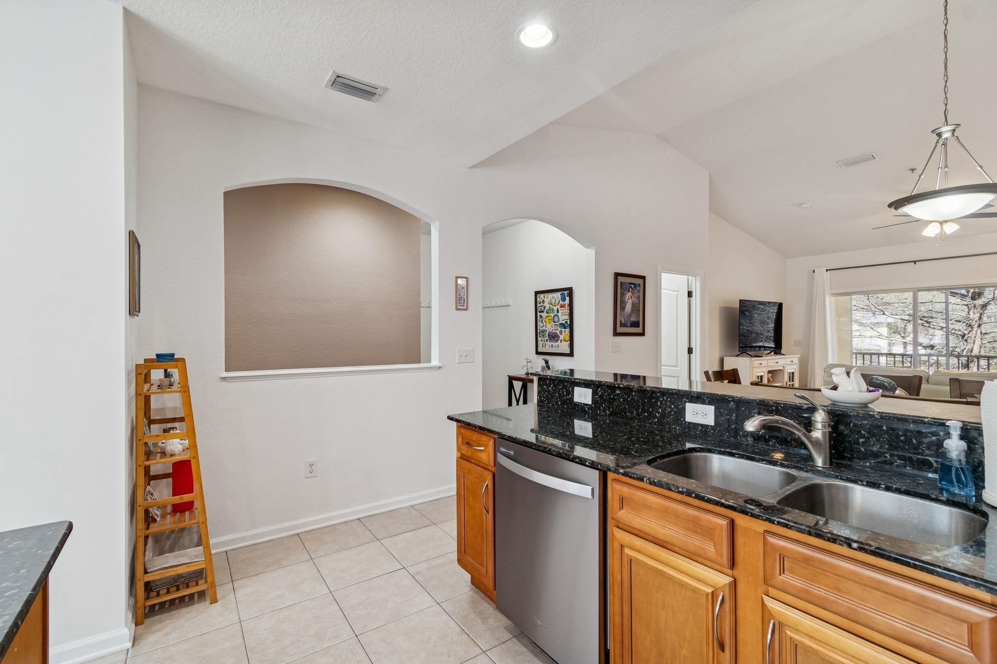 Image 17 of 78 For 175 Bayberry Cir  1005