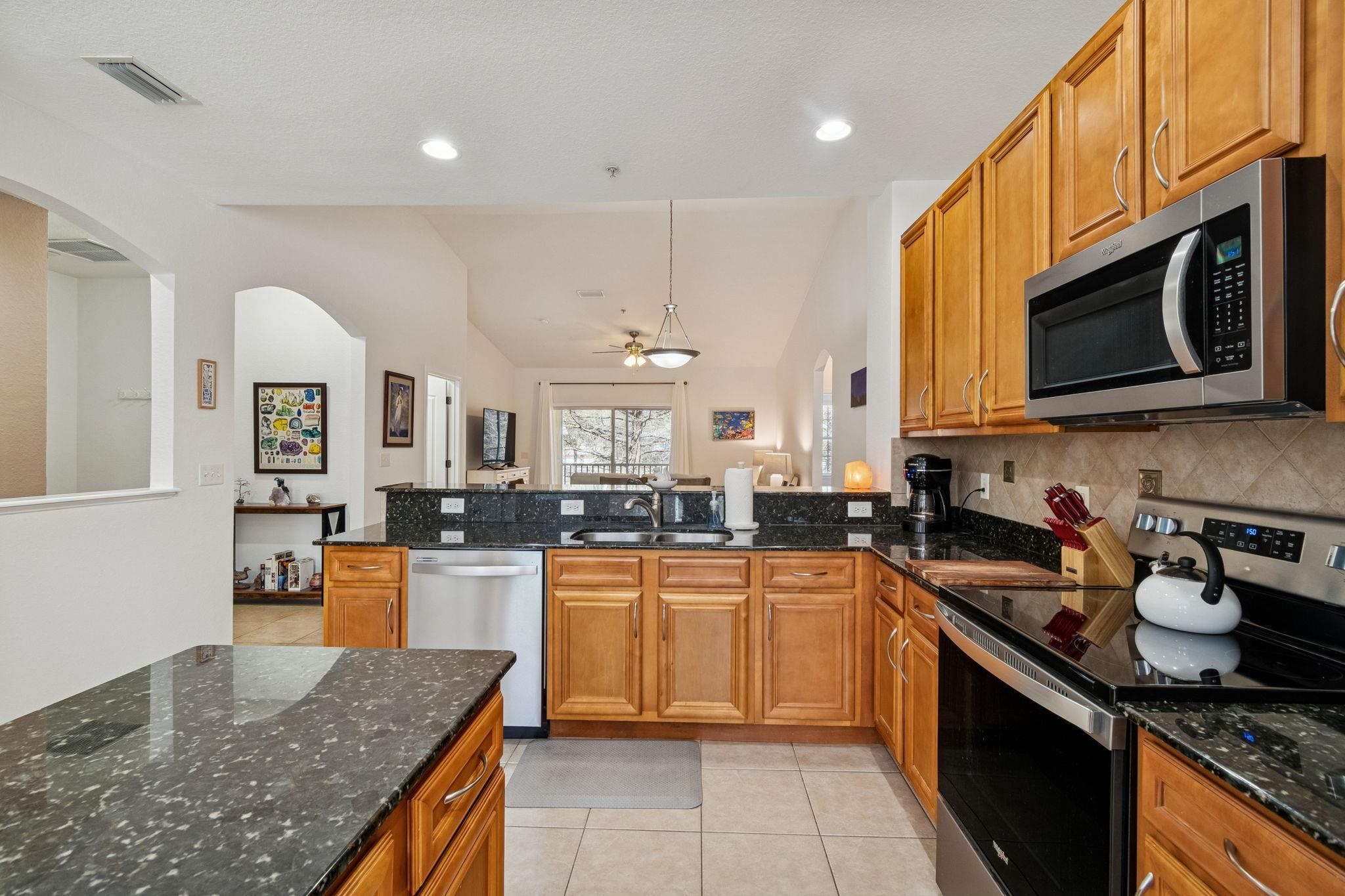 Image 20 of 78 For 175 Bayberry Cir  1005