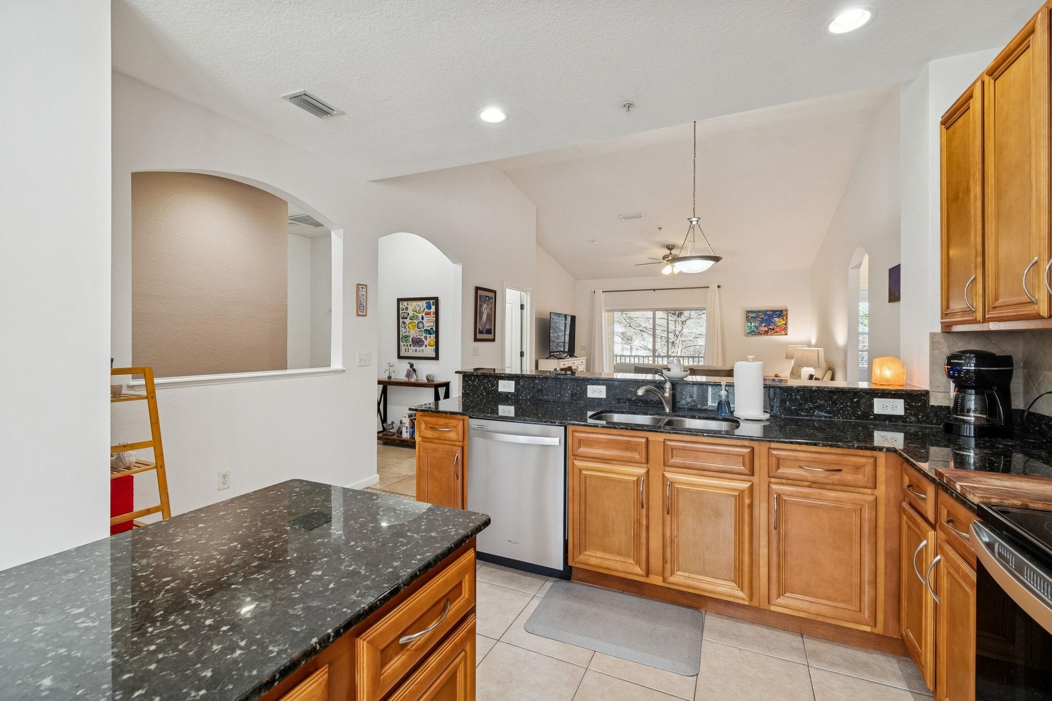 Image 21 of 78 For 175 Bayberry Cir  1005