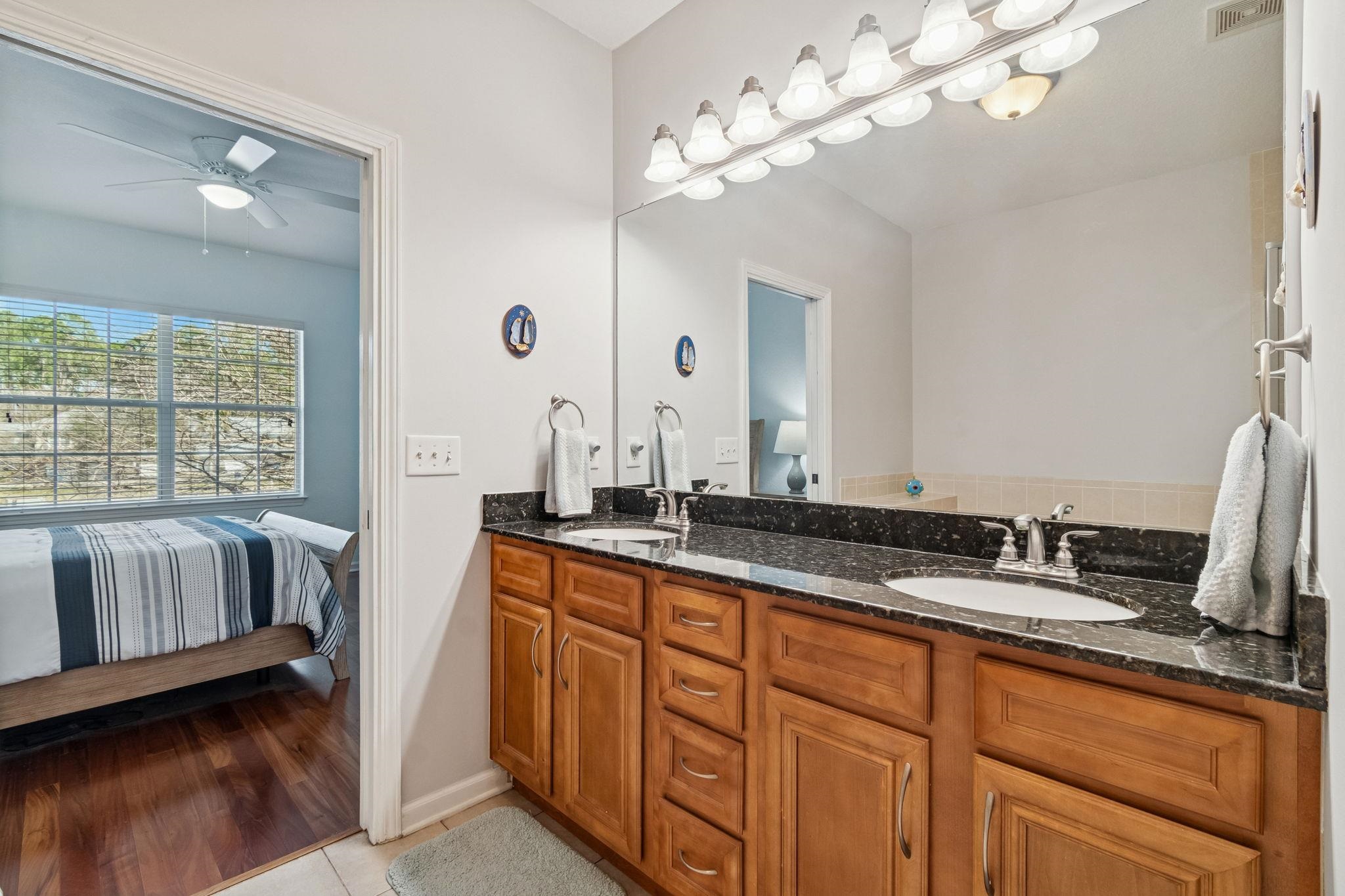 Image 40 of 78 For 175 Bayberry Cir  1005