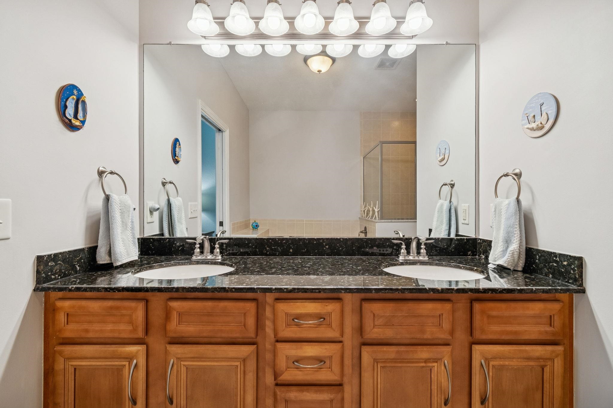 Image 41 of 78 For 175 Bayberry Cir  1005