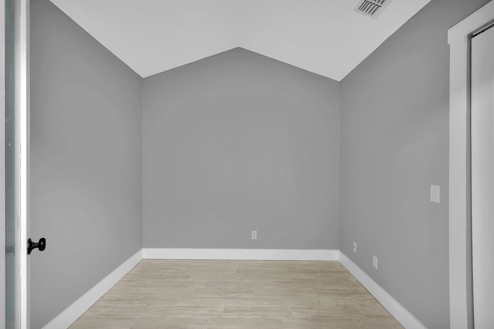 Image 10 of 23 For 30 Catalonia Ct