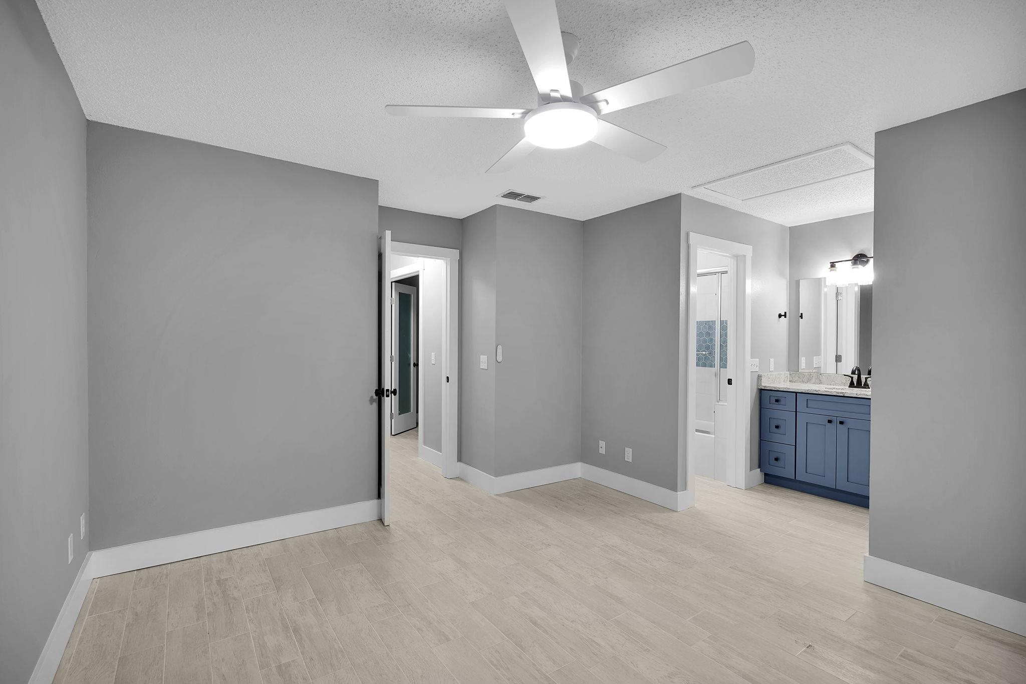 Image 14 of 23 For 30 Catalonia Ct