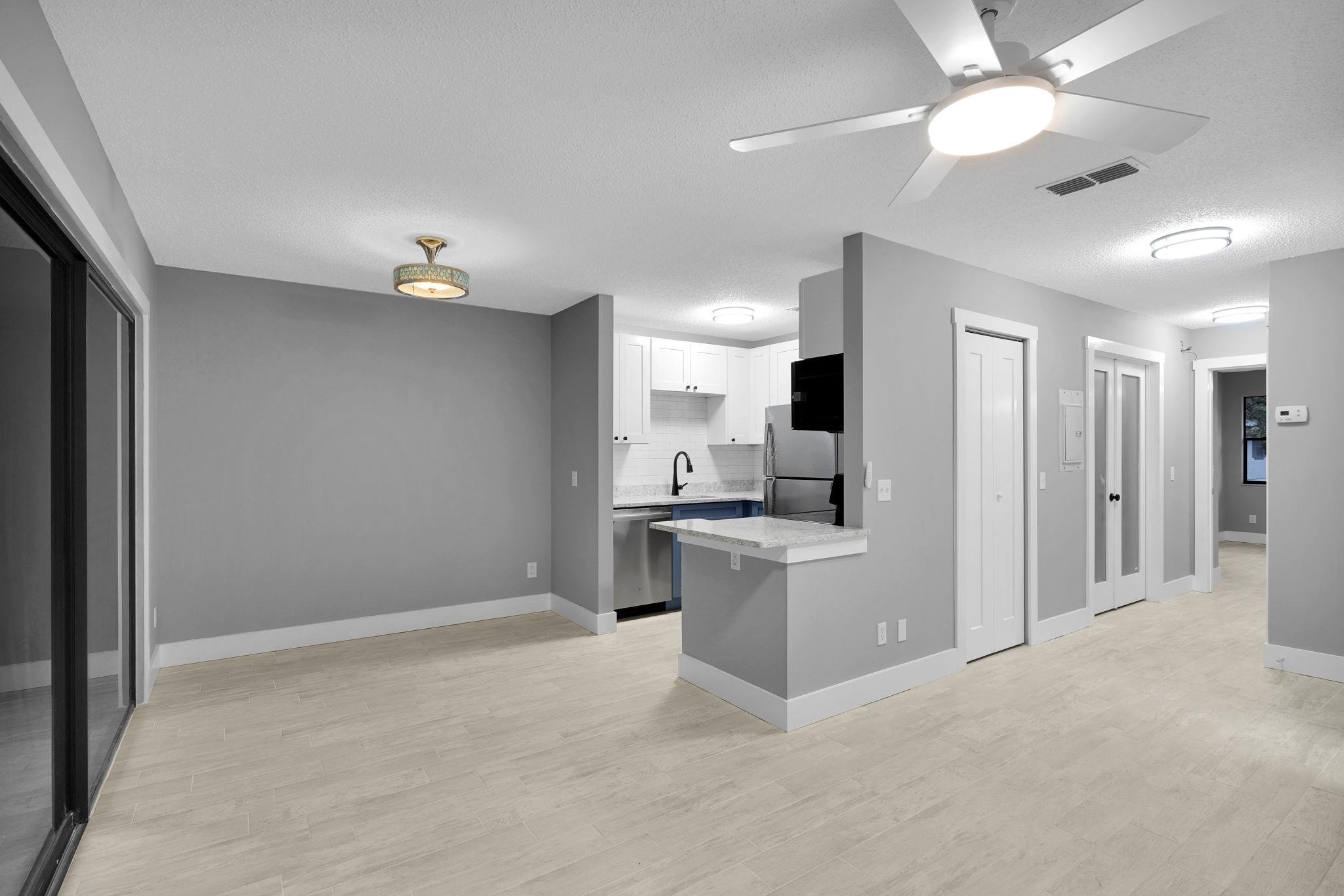 Image 4 of 23 For 30 Catalonia Ct