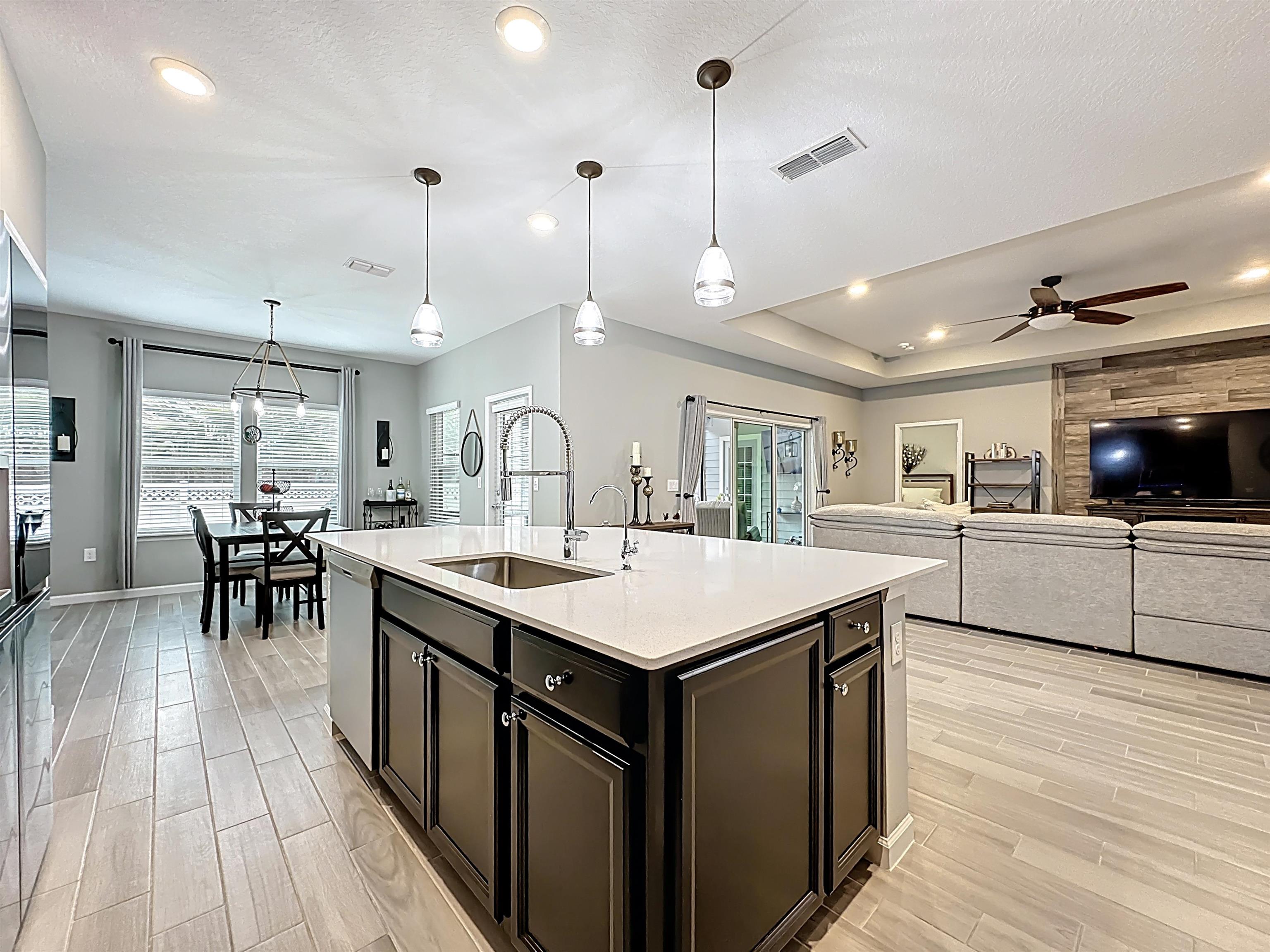 Image 14 of 47 For 39 Athens Dr