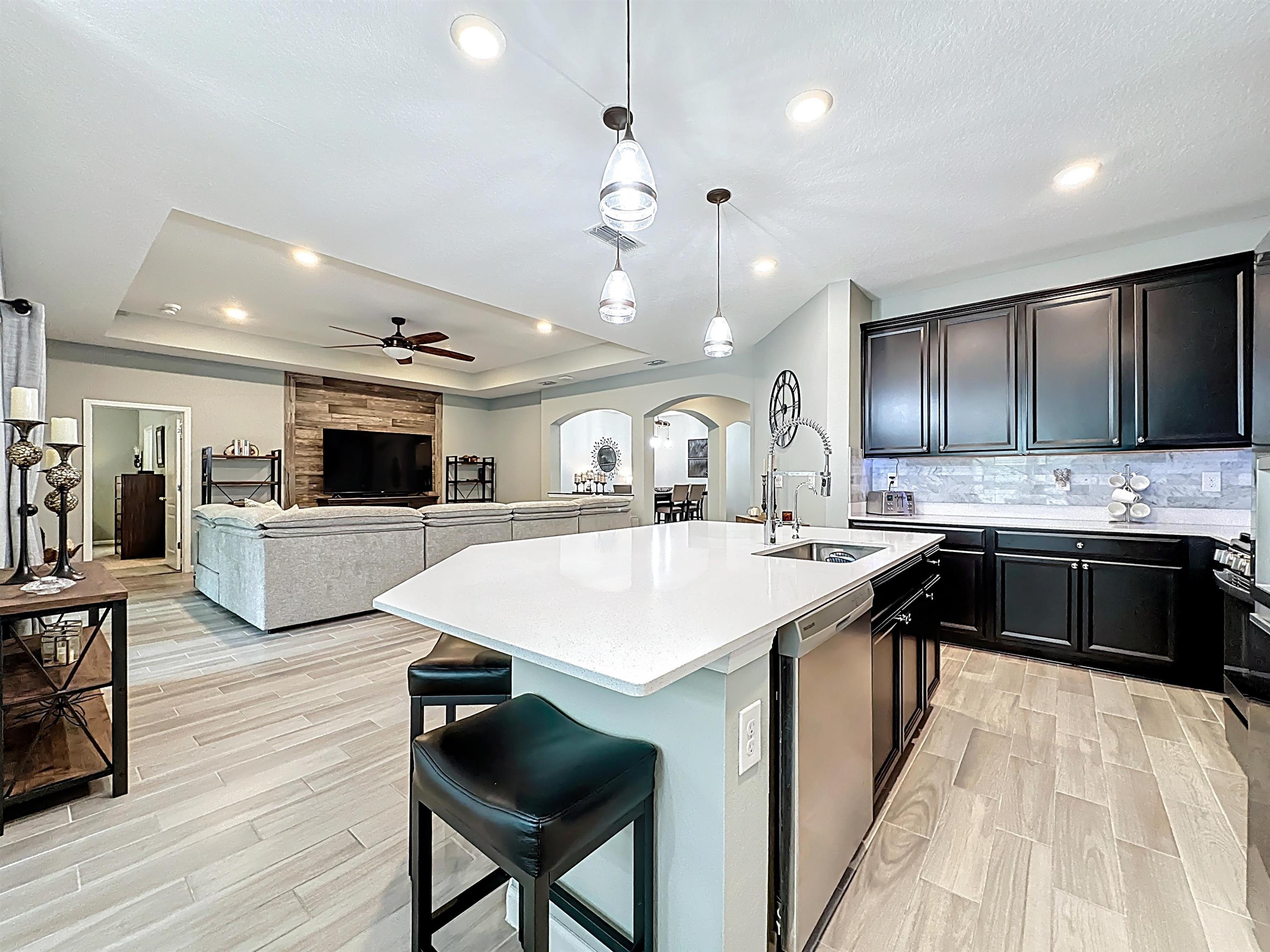 Image 15 of 47 For 39 Athens Dr