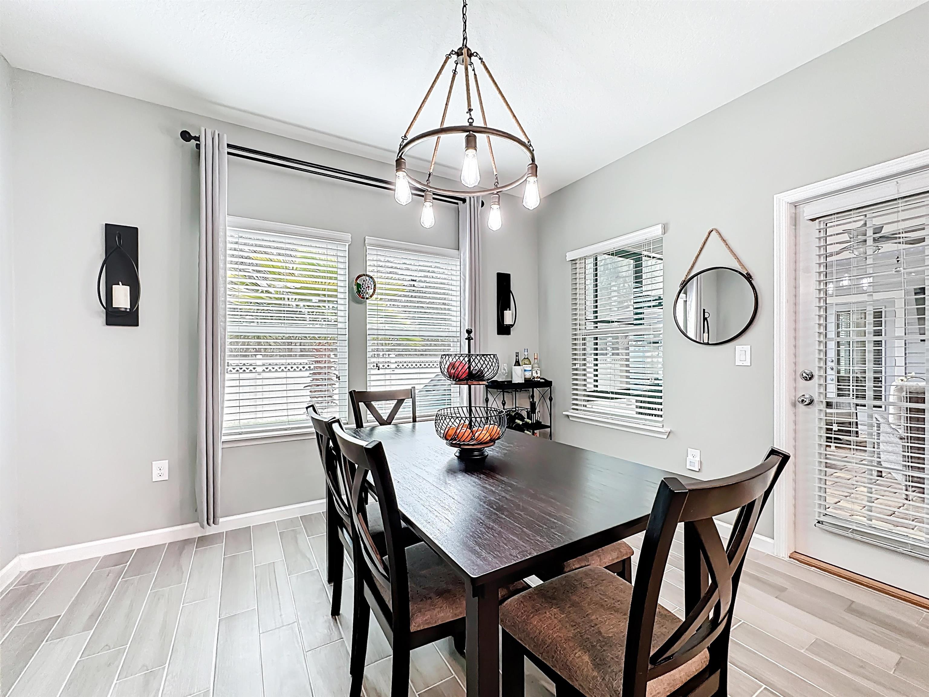 Image 17 of 47 For 39 Athens Dr