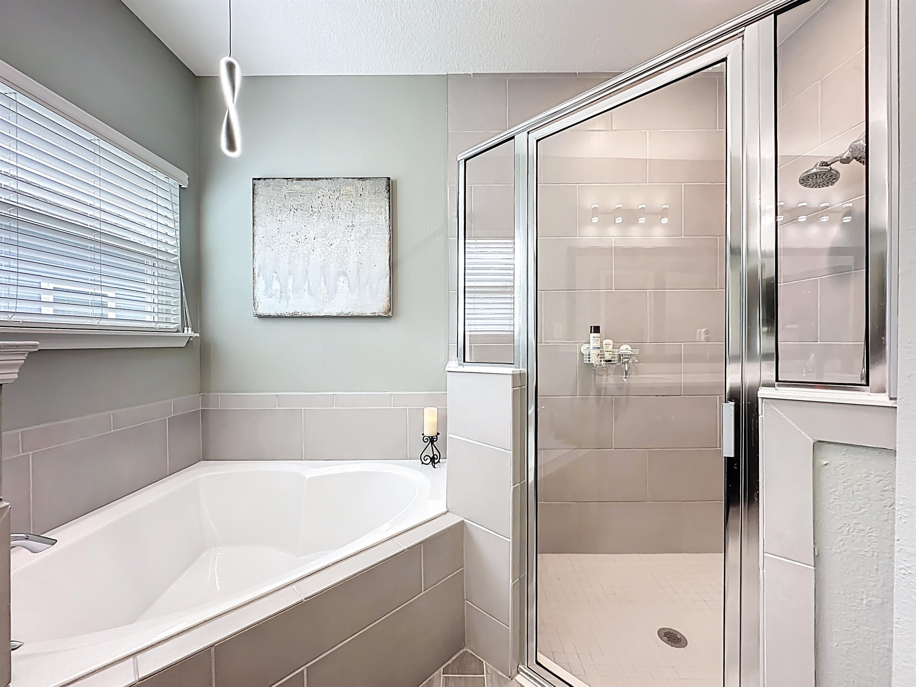 Image 24 of 47 For 39 Athens Dr