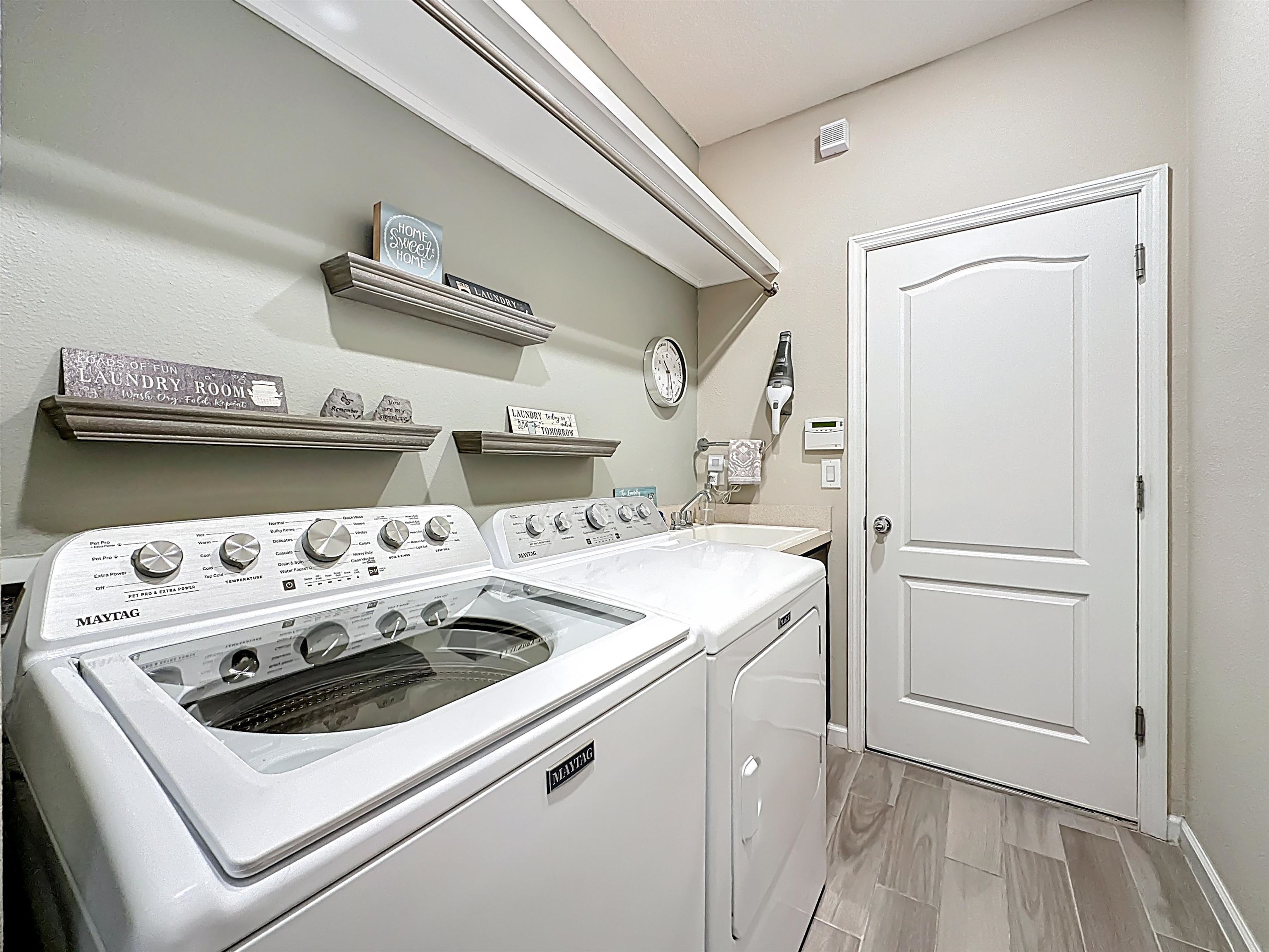 Image 35 of 47 For 39 Athens Dr