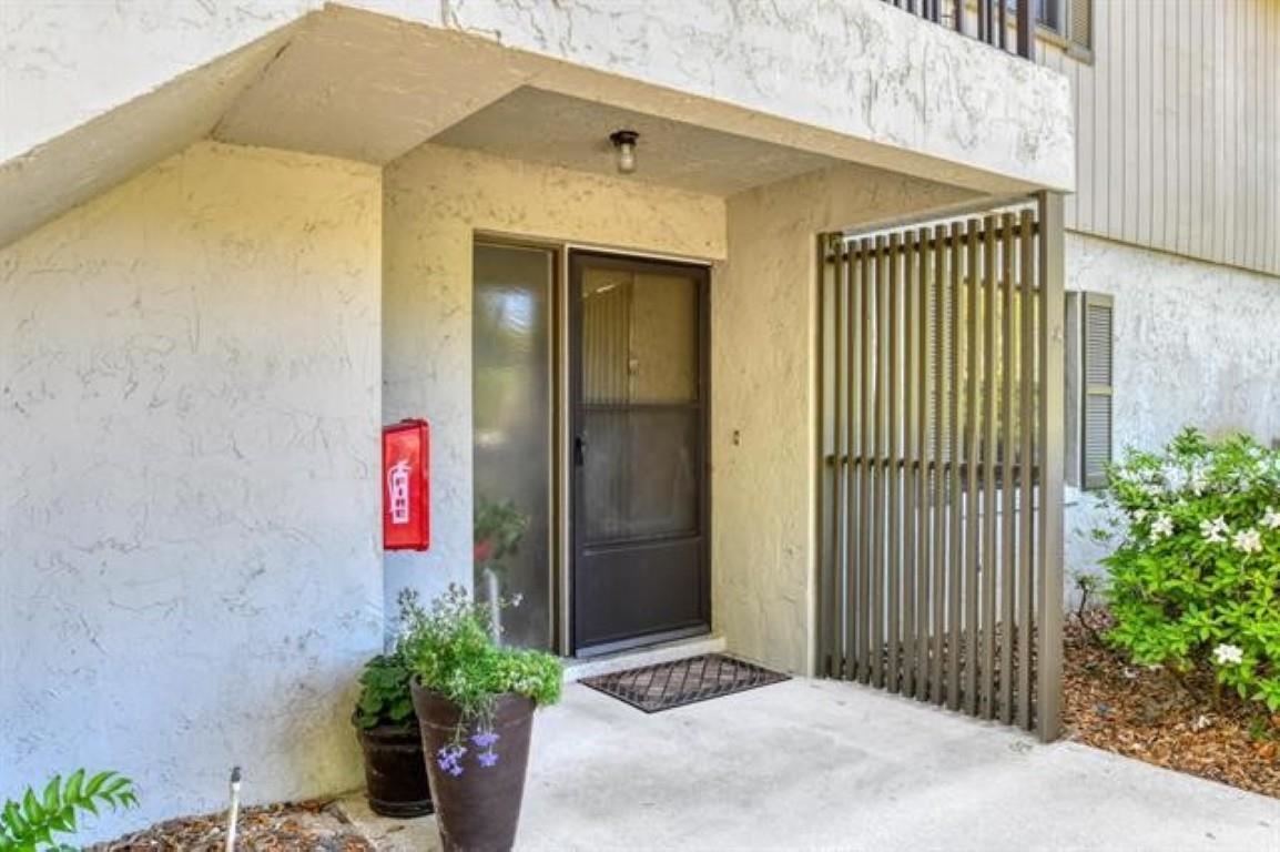 Image 5 of 32 For 31 Catalonia Ct