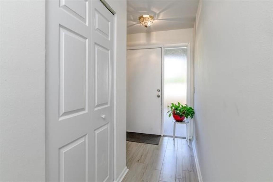 Image 6 of 32 For 31 Catalonia Ct