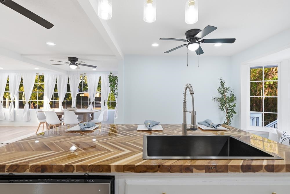 Image 15 of 42 For 680 46th St W