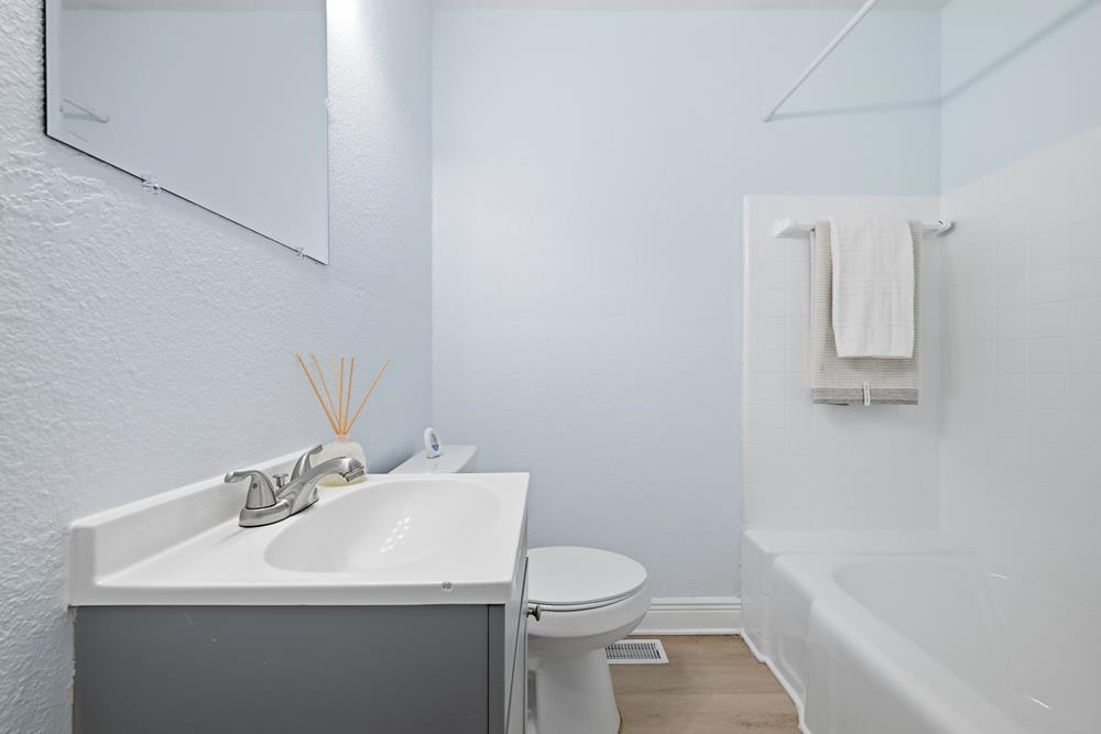 Image 17 of 42 For 680 46th St W