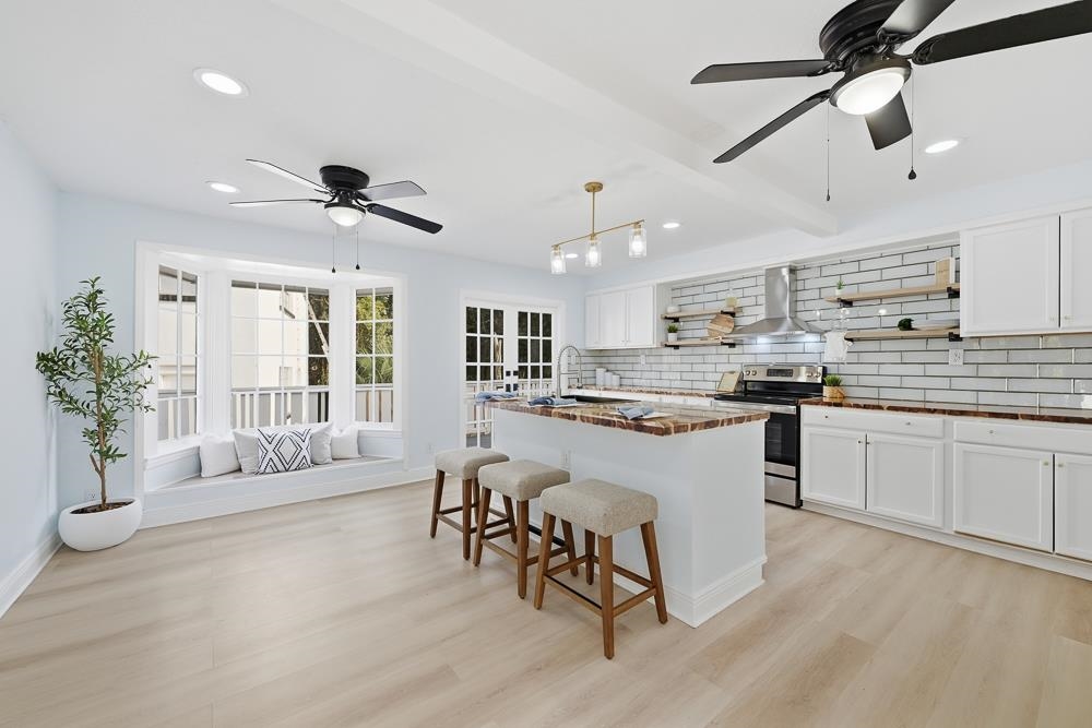 Image 3 of 42 For 680 46th St W