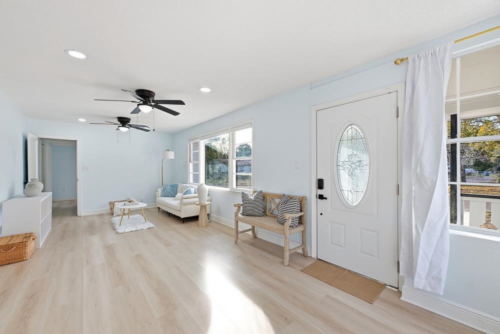 Image 8 of 42 For 680 46th St W