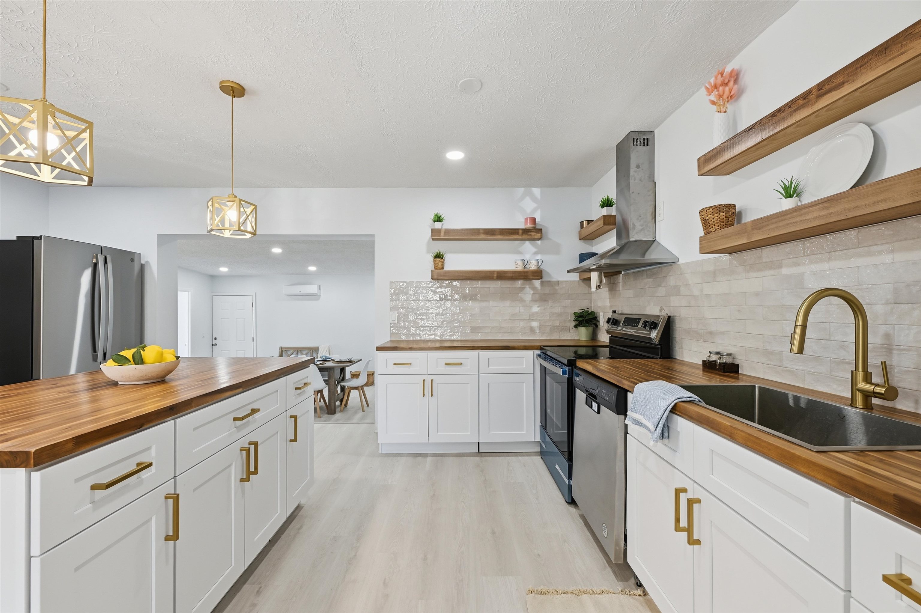 Image 13 of 36 For 8628 Blarney Stone Ct