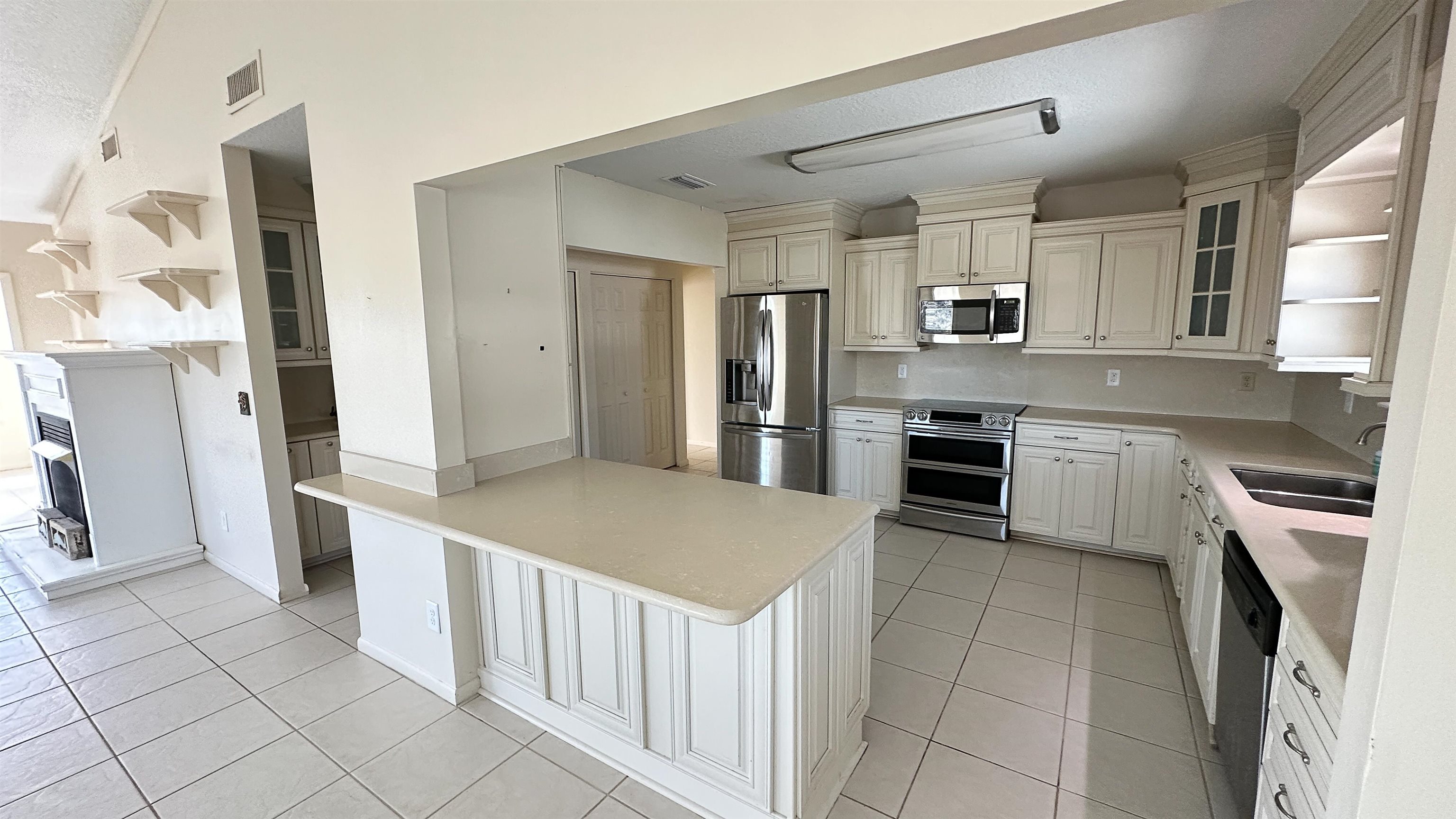 Image 45 of 72 For 2 11th Street