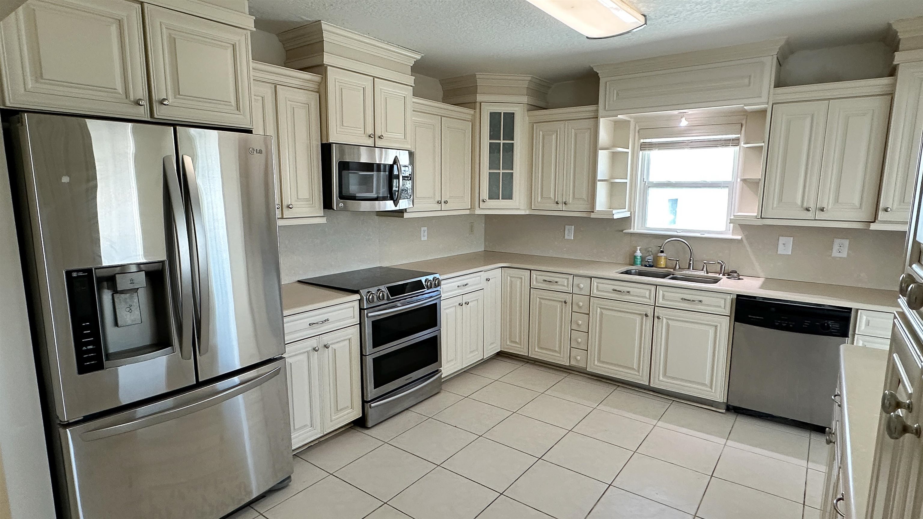 Image 47 of 72 For 2 11th Street