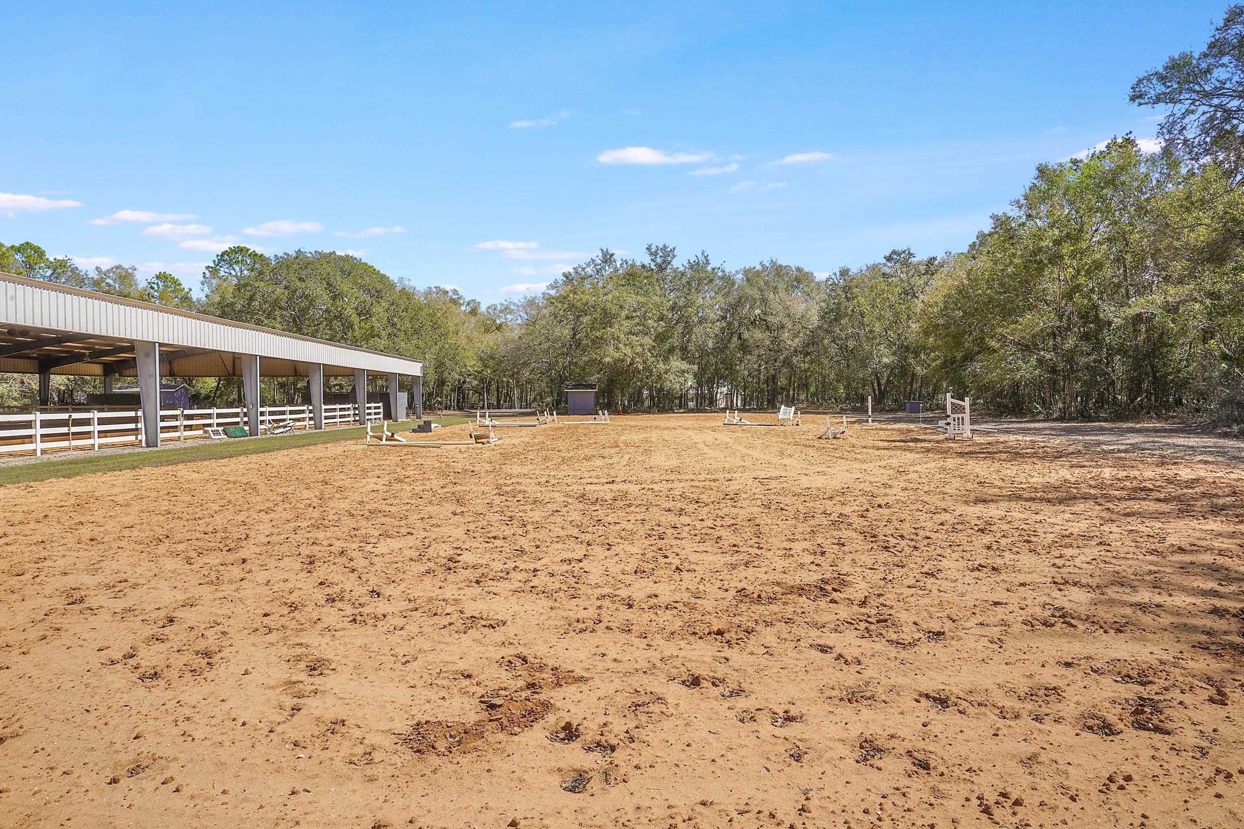 Image 25 of 32 For 130 & 131 Dancing Horse Dr