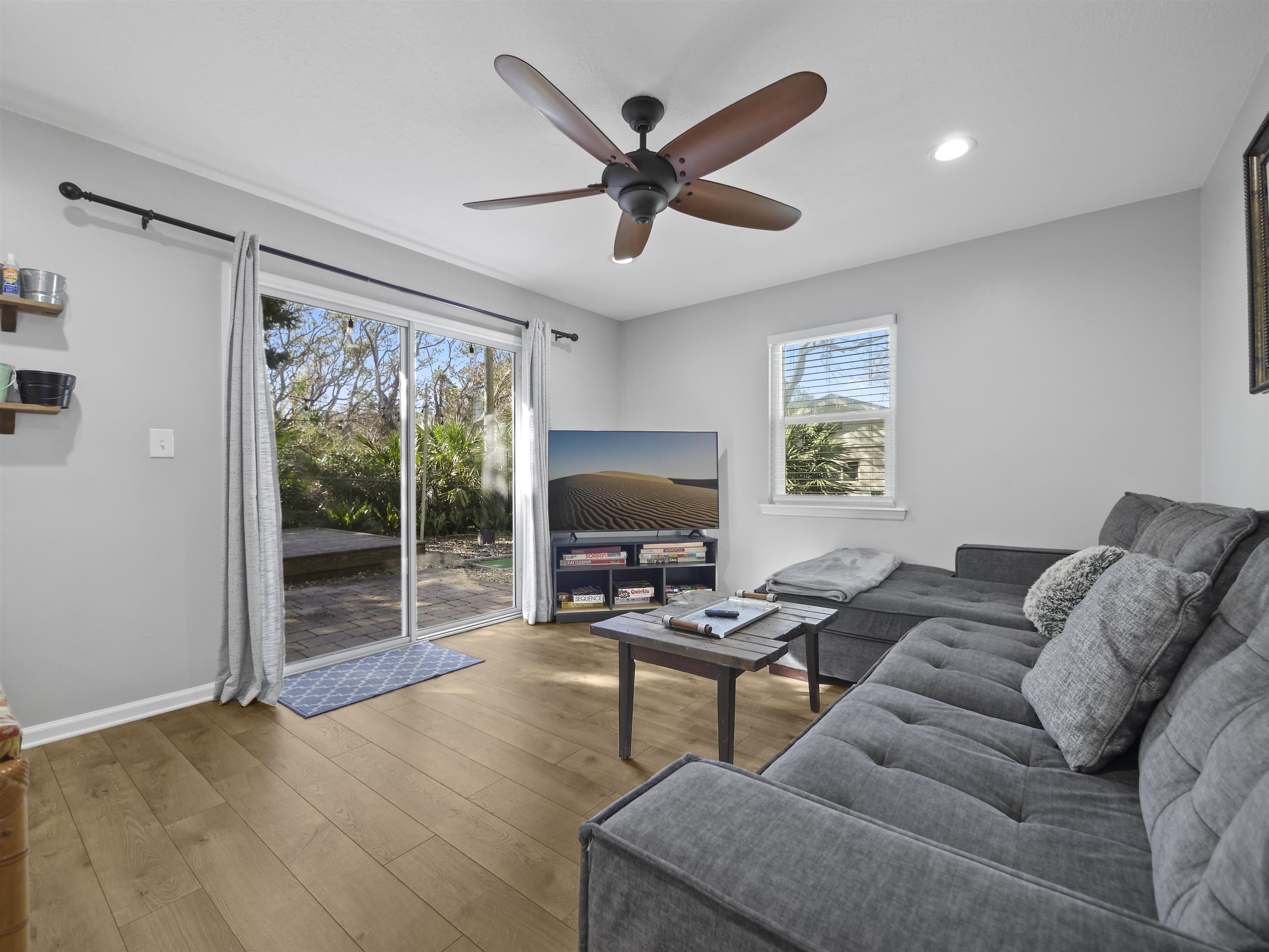 Image 2 of 32 For 241 Tropic Way