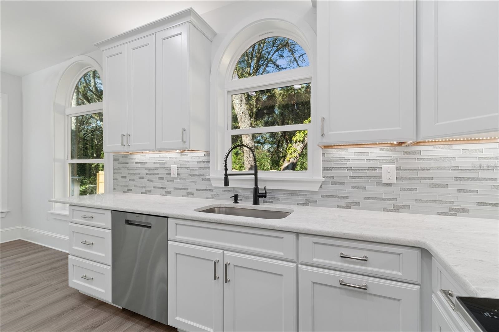 Image 10 of 55 For 117 Hernandez Ave