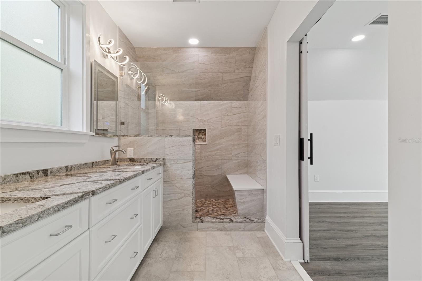 Image 42 of 55 For 117 Hernandez Ave