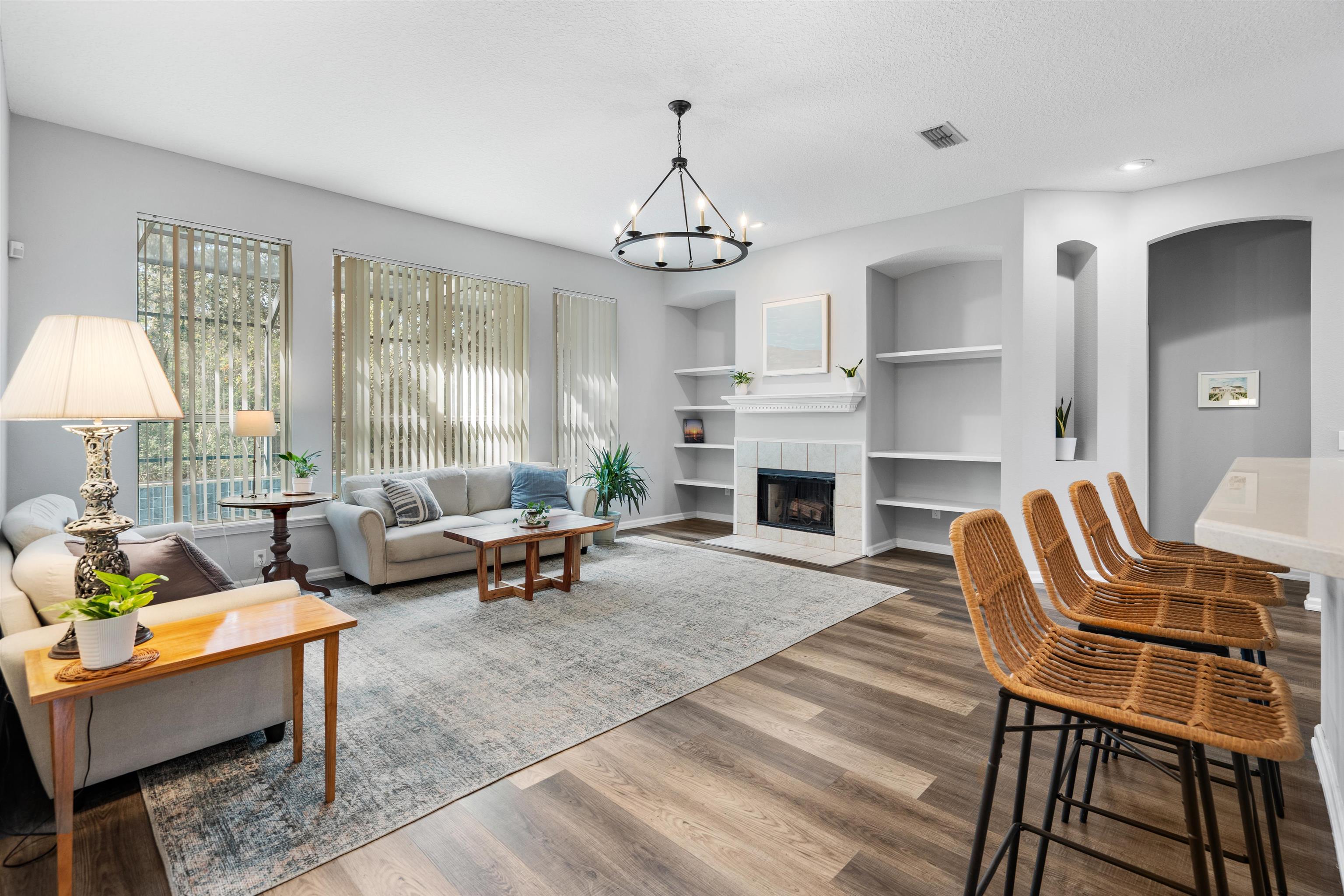 Image 17 of 63 For 221 Cacique Drive