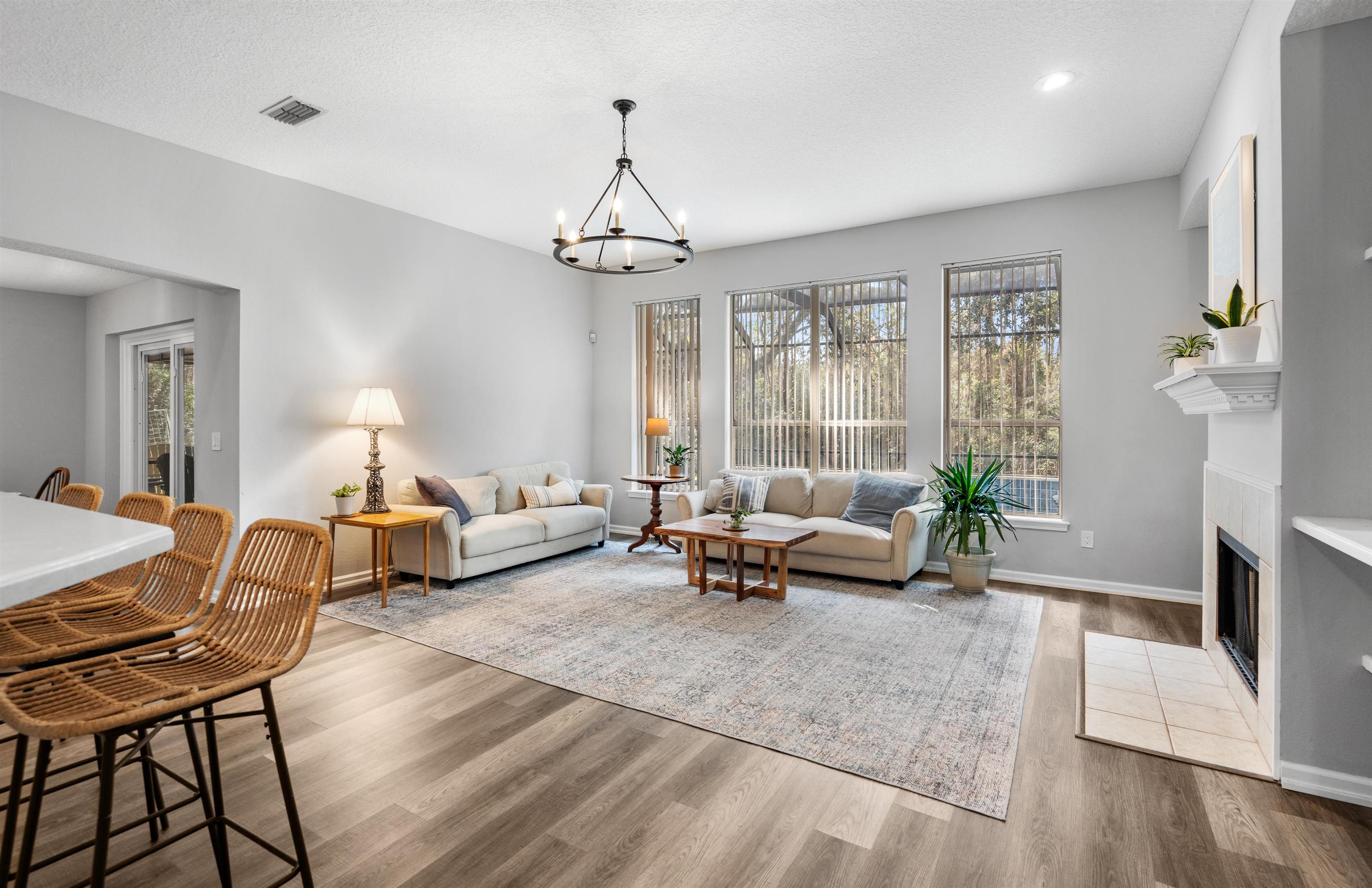 Image 18 of 63 For 221 Cacique Drive