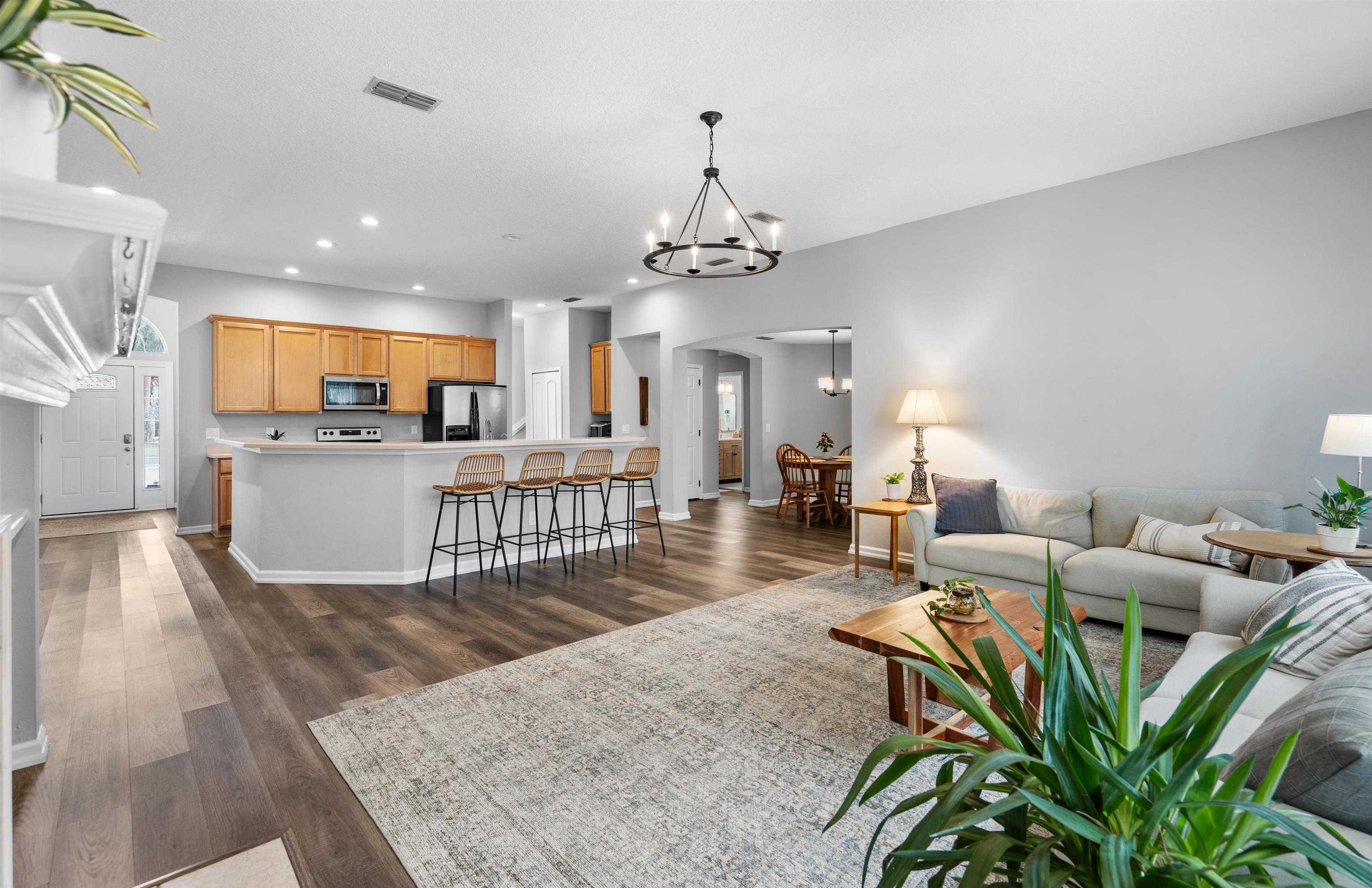 Image 19 of 63 For 221 Cacique Drive