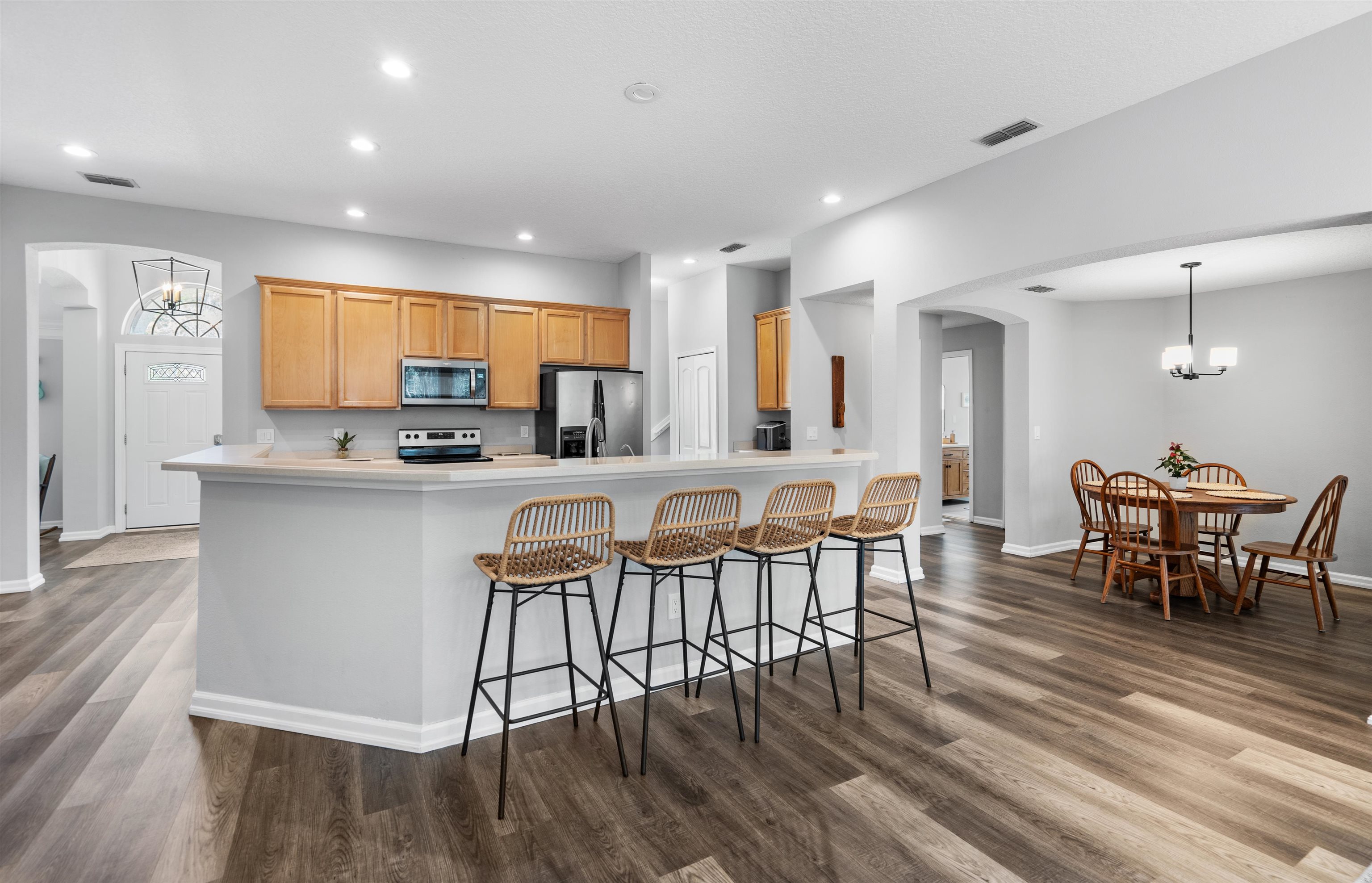 Image 20 of 63 For 221 Cacique Drive