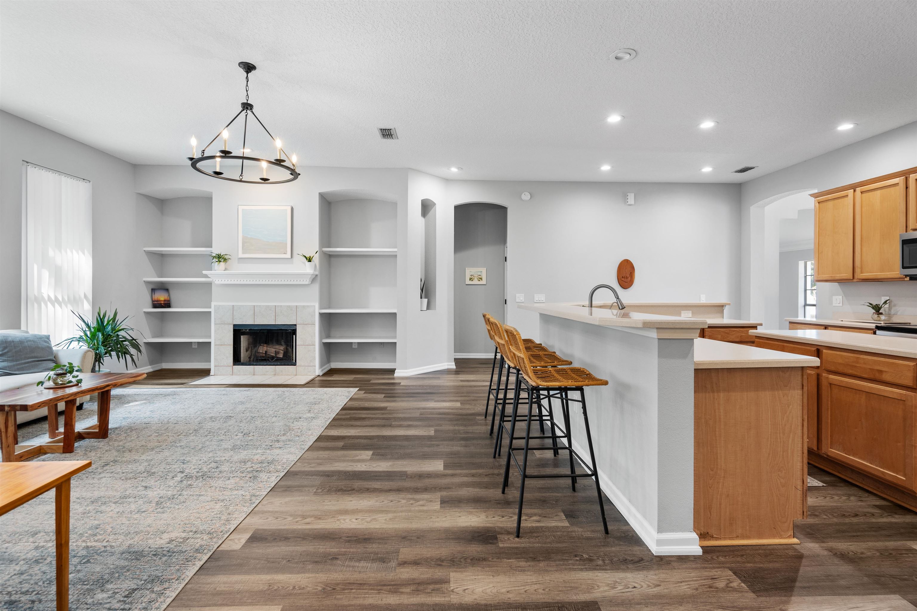 Image 22 of 63 For 221 Cacique Drive