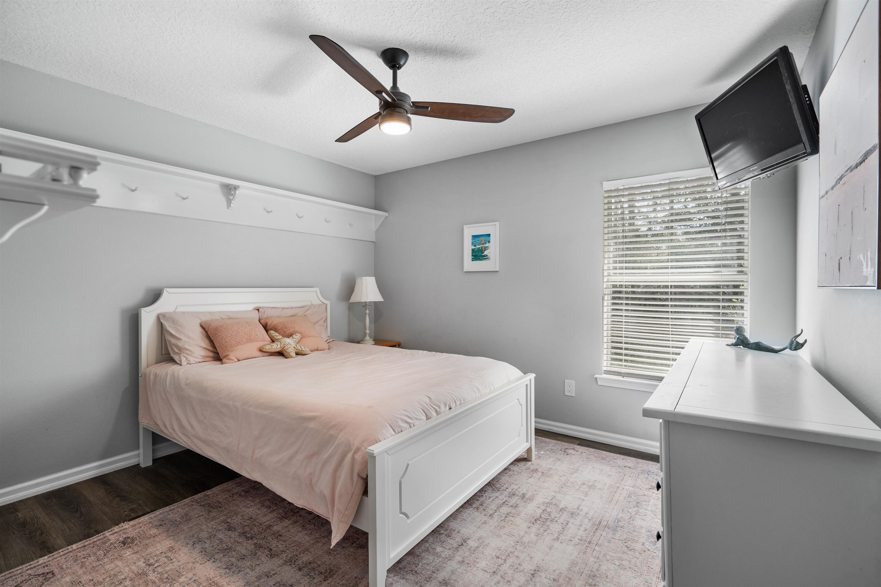 Image 37 of 63 For 221 Cacique Drive